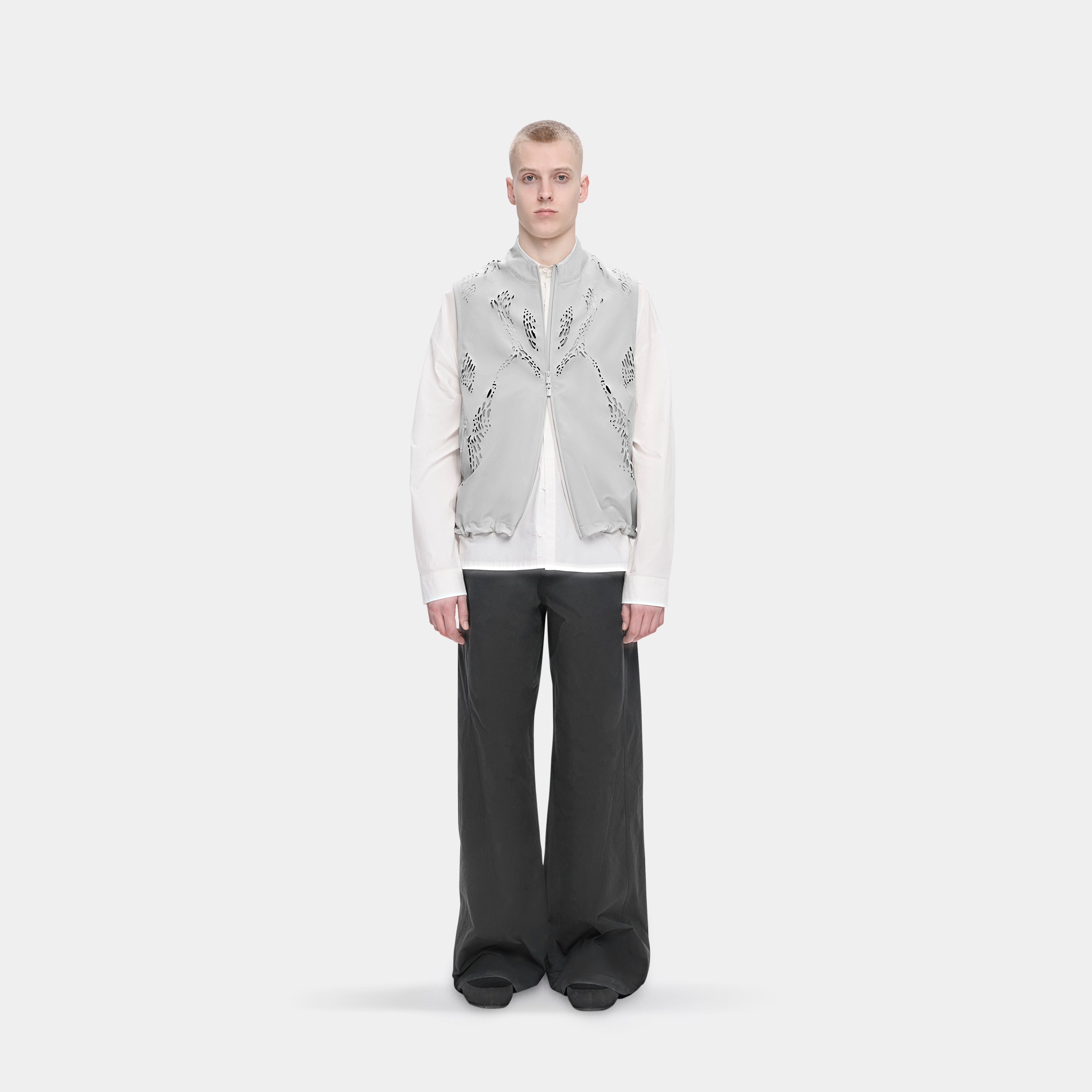 HE, product: ROAN VEST (Fig. 2)