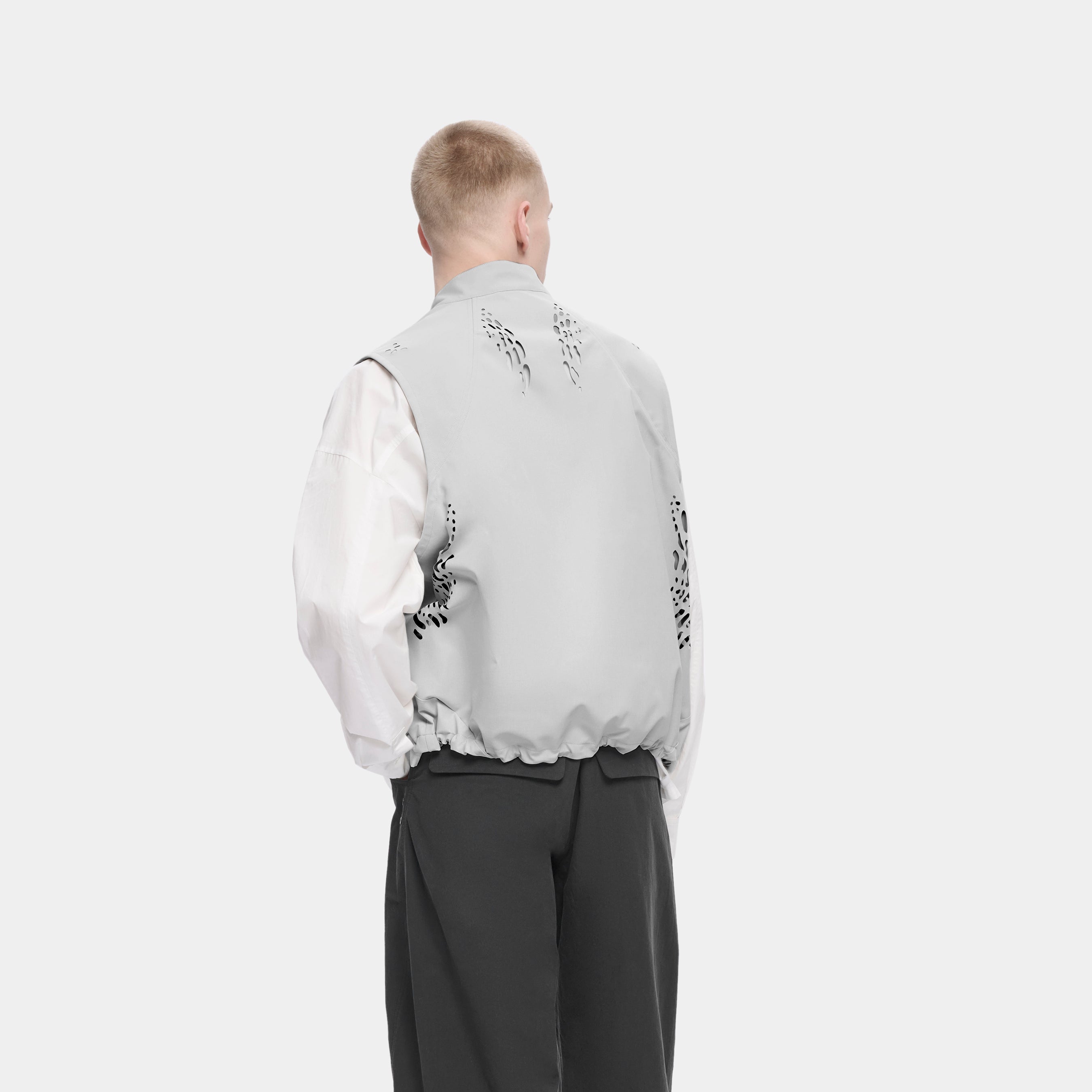 HE, product: ROAN VEST (Fig. 7)