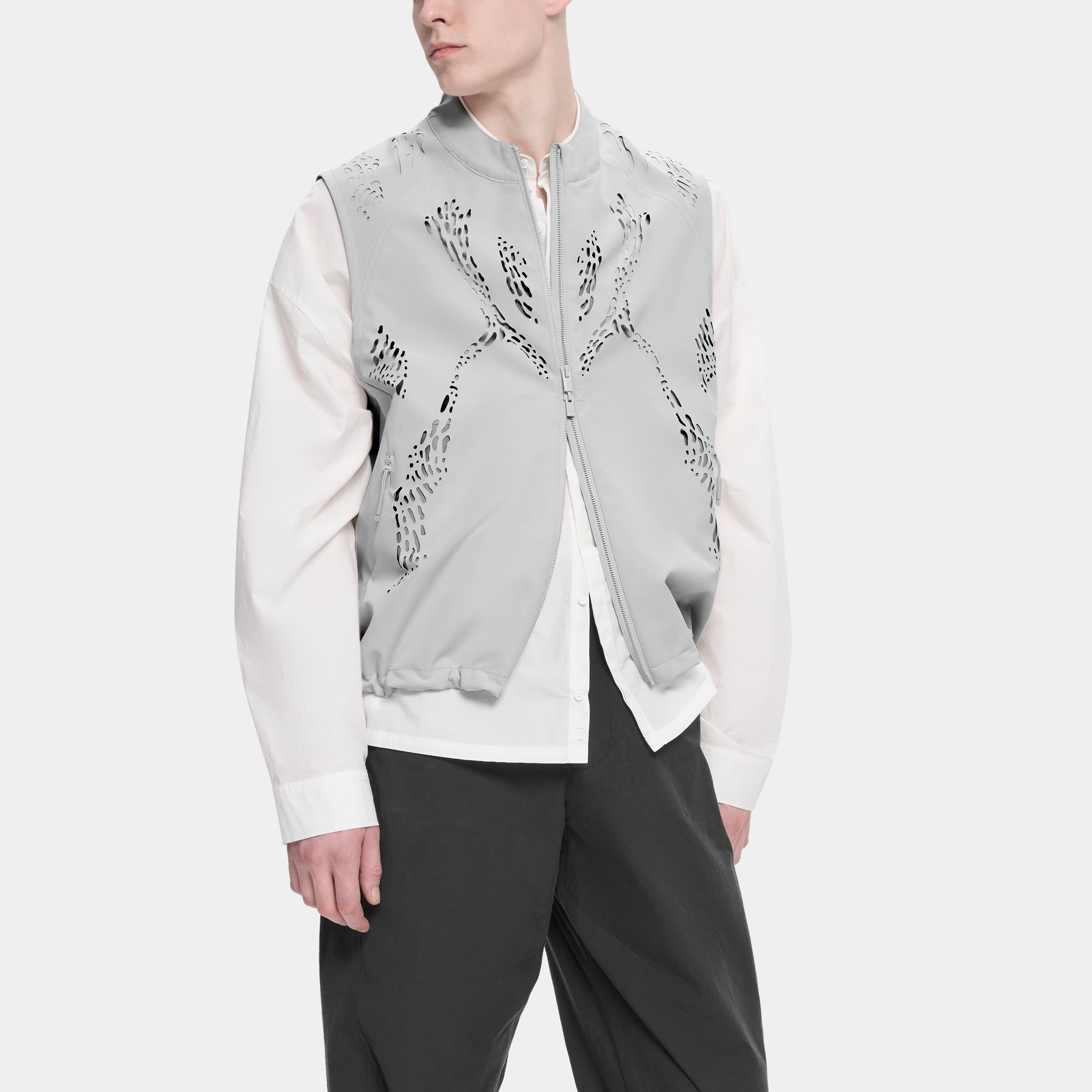 HE, product: ROAN VEST (Fig. 5)
