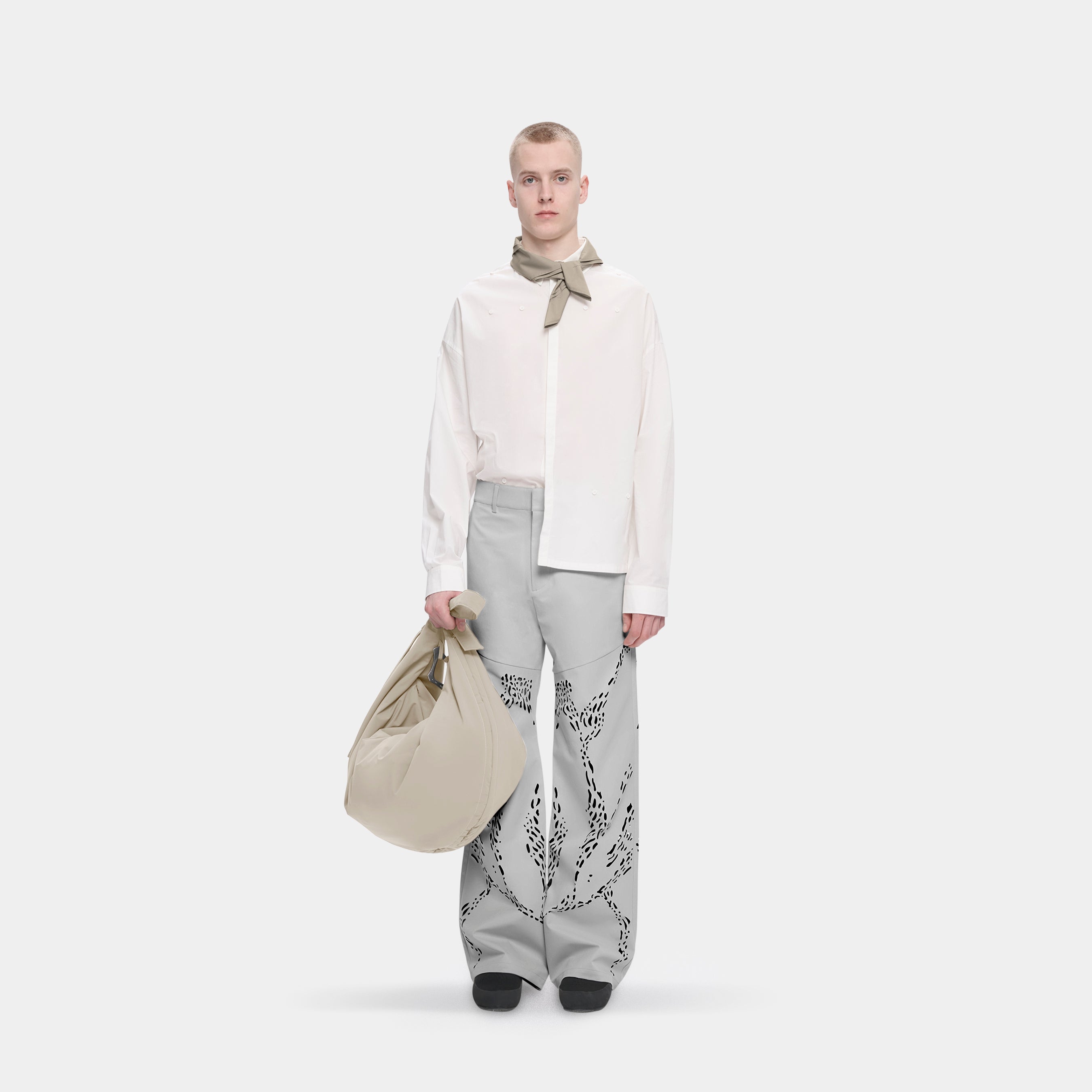 HE, product: CLAUDA BAG (Fig. 2)