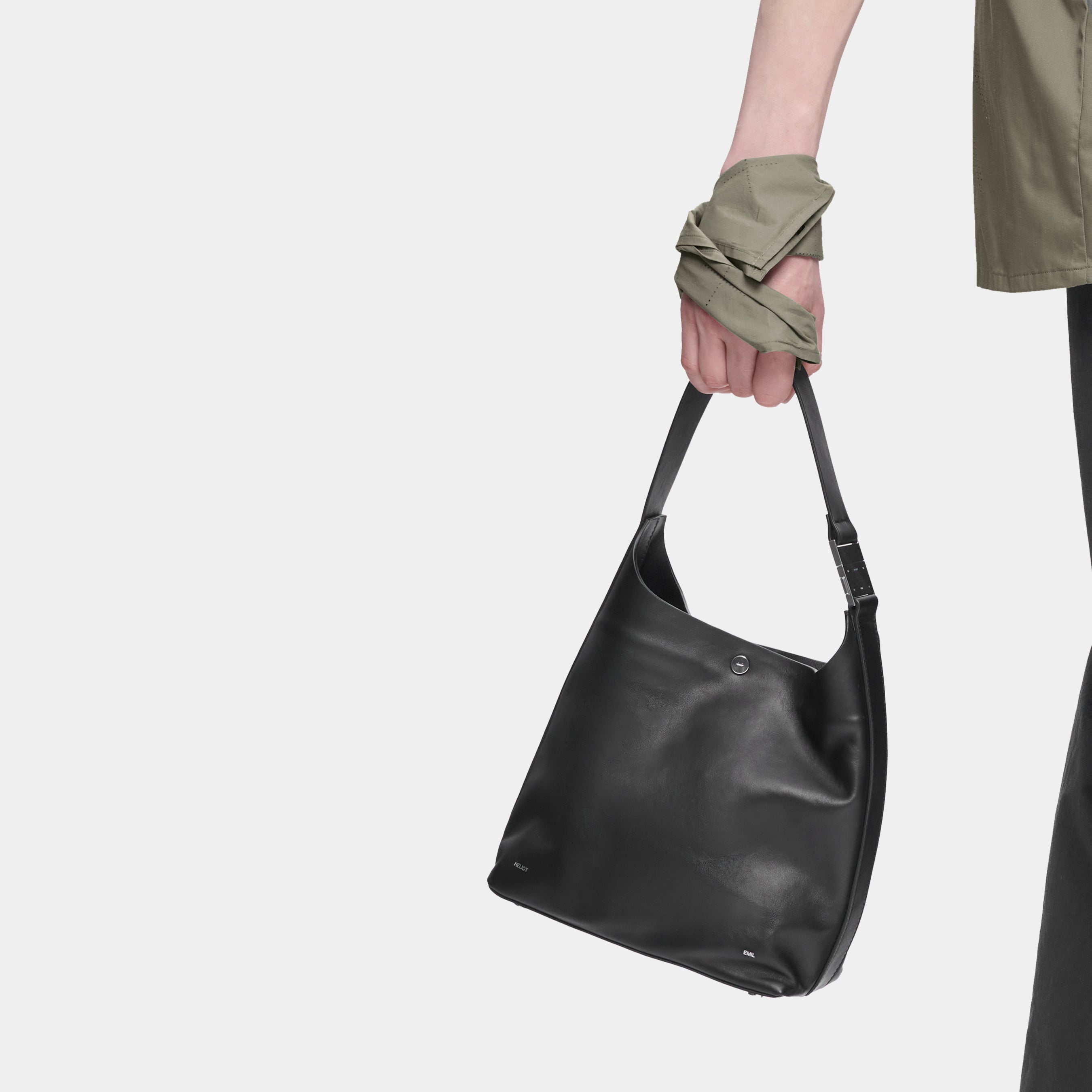 HE, product: MANTICA BAG (Fig. 5)