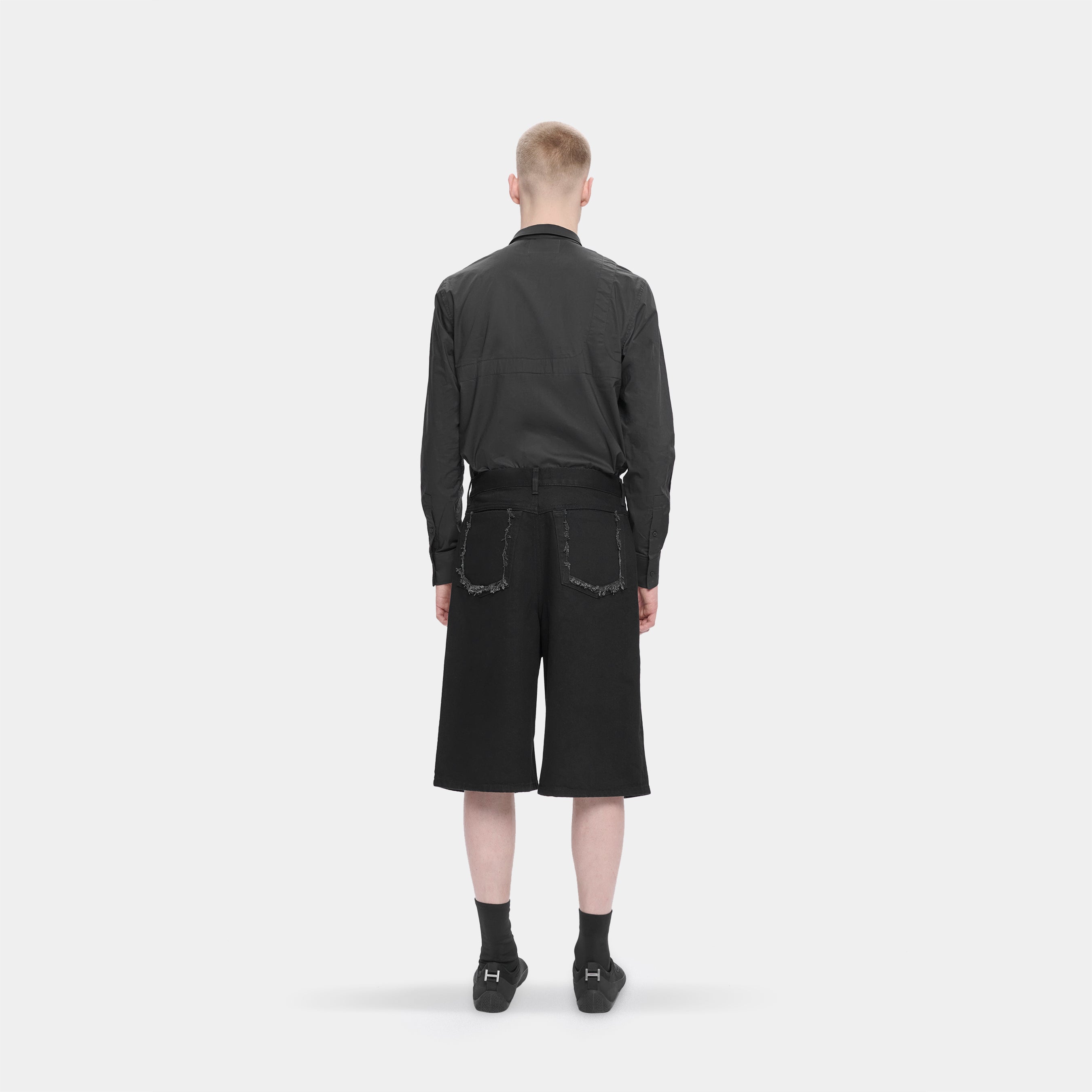 HE, product: FENCE DENIM SHORTS (Fig. 3)