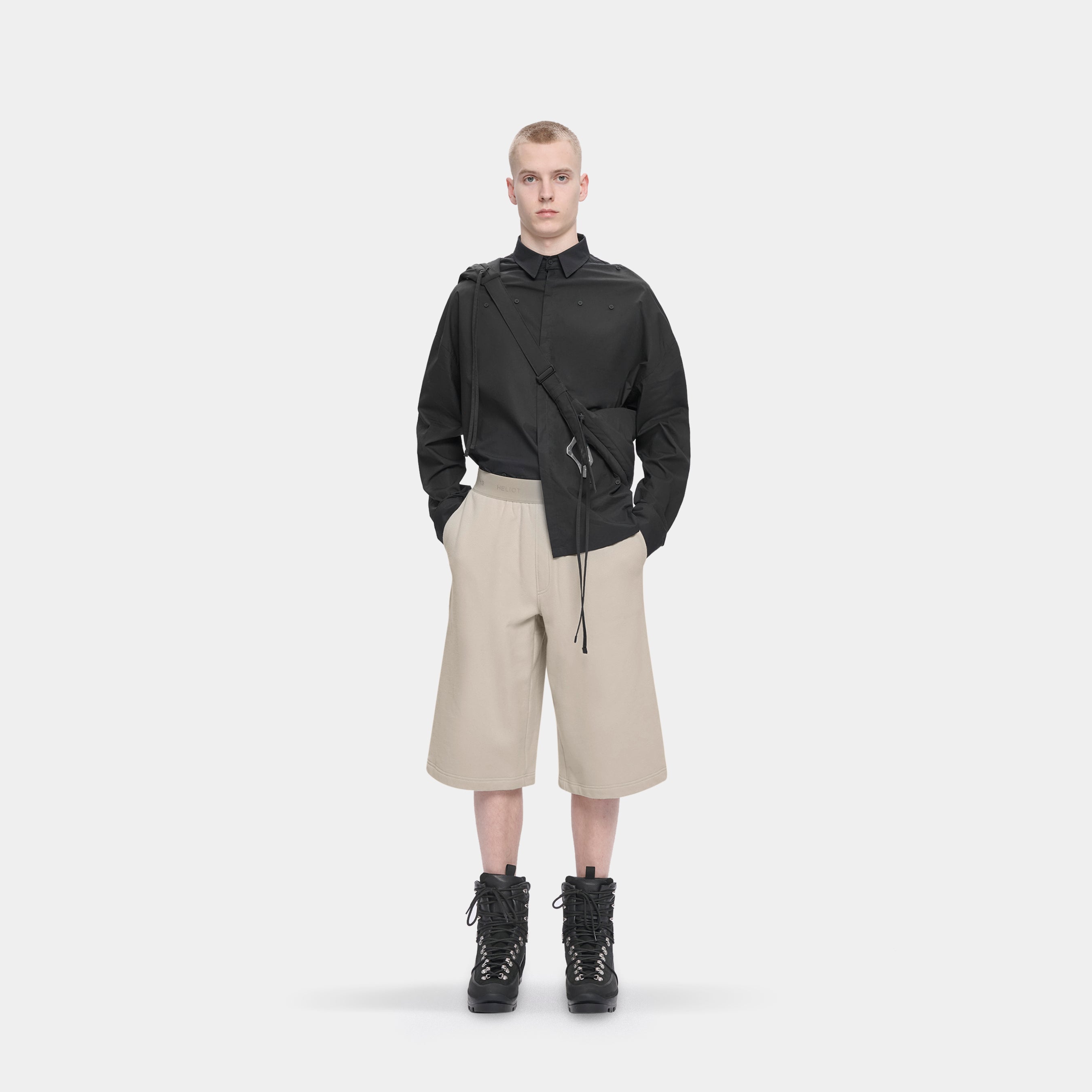 HE, product: PLANNAR BERMUDAS (Fig. 2)