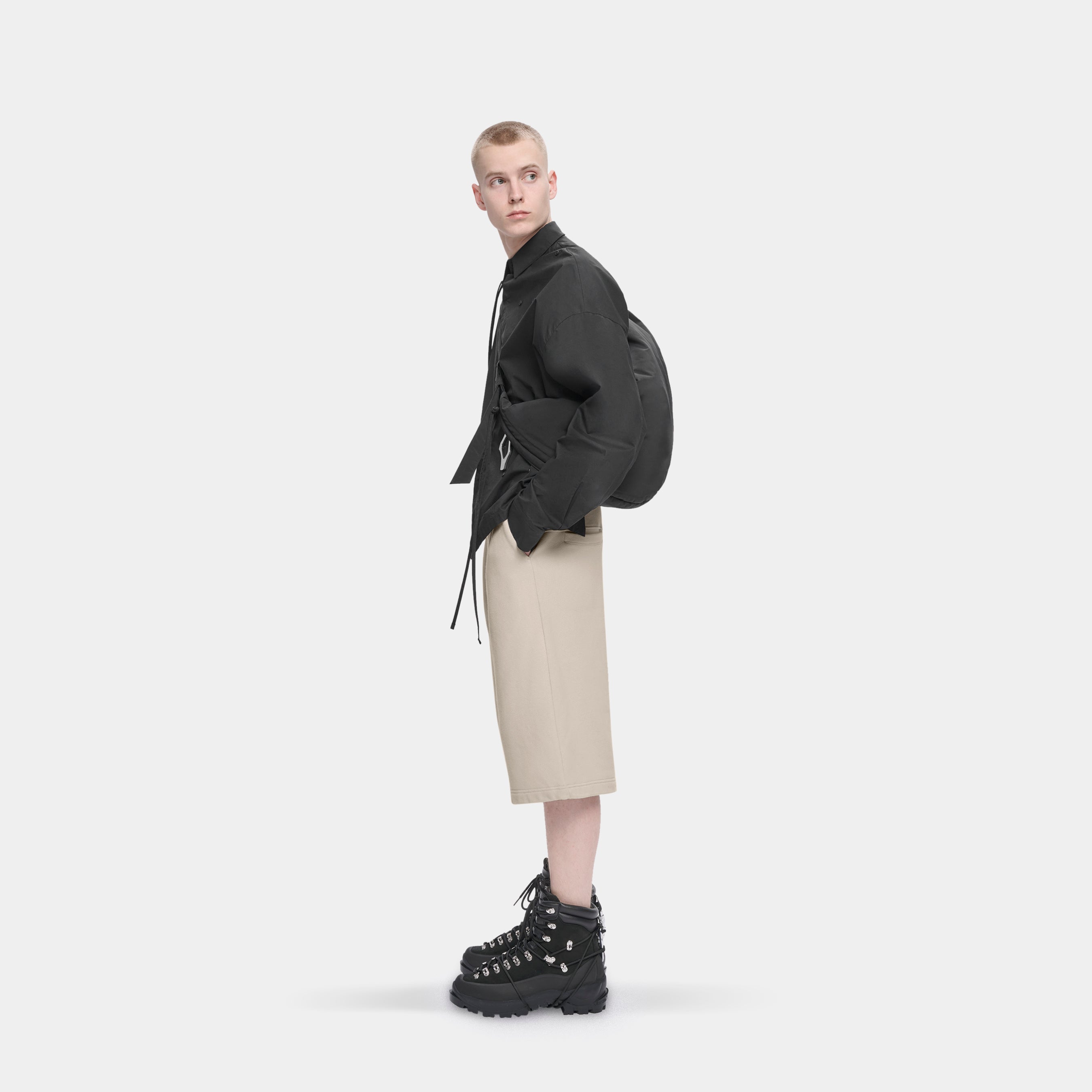 HE, product: PLANNAR BERMUDAS (Fig. 4)
