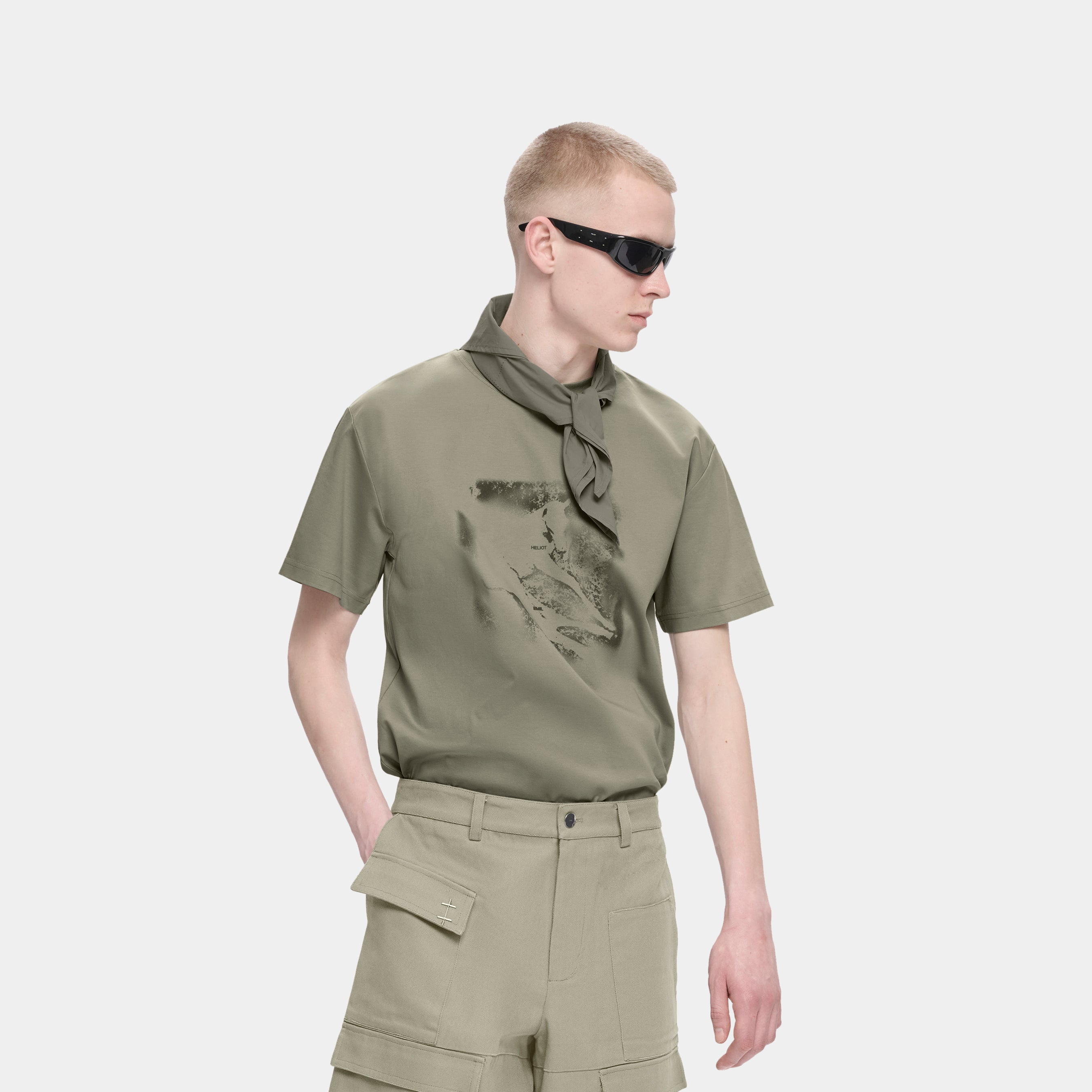 HE, product: FOAL TSHIRT (Fig. 4)