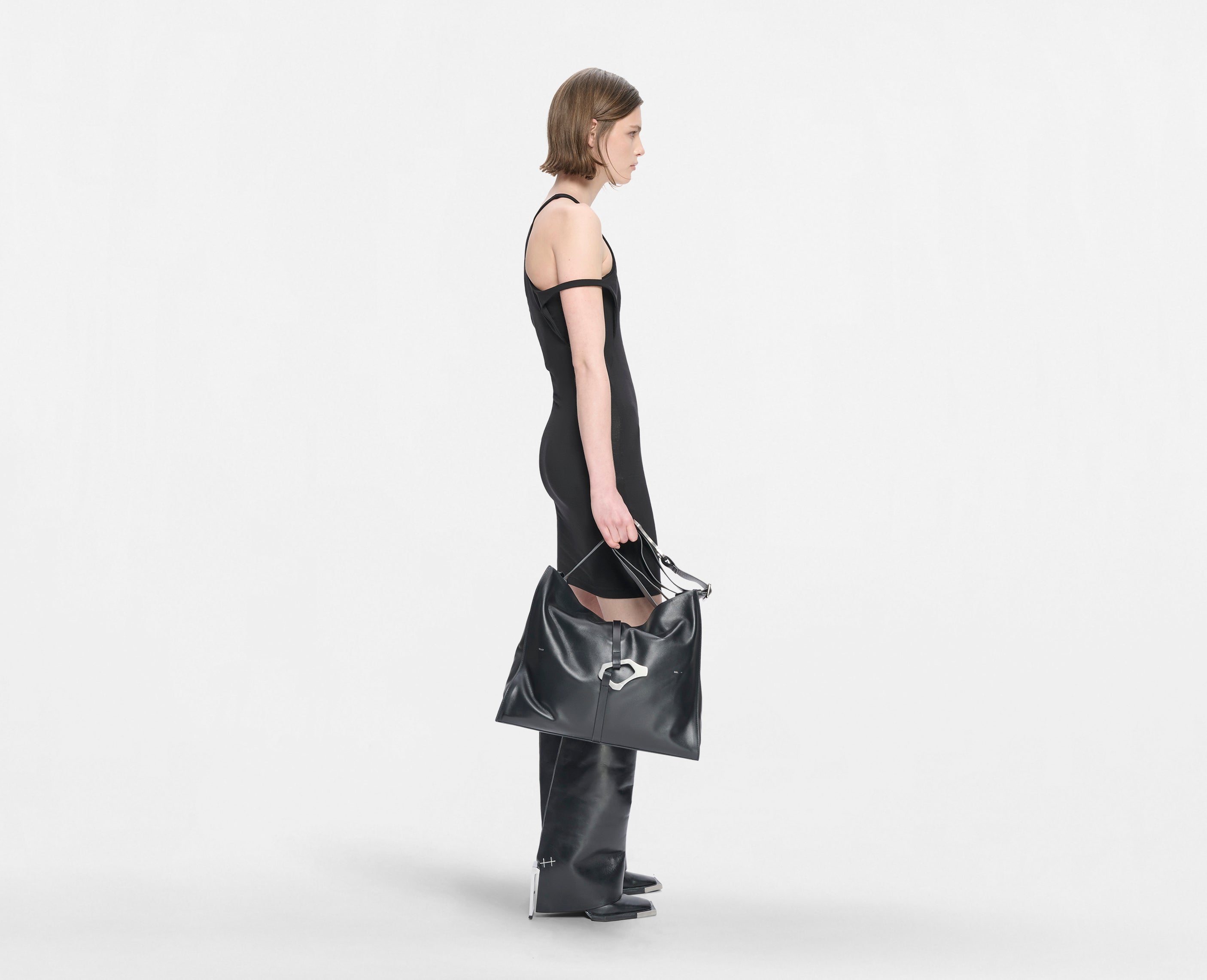 HE, product: GEODE DRESS (Fig. 4)