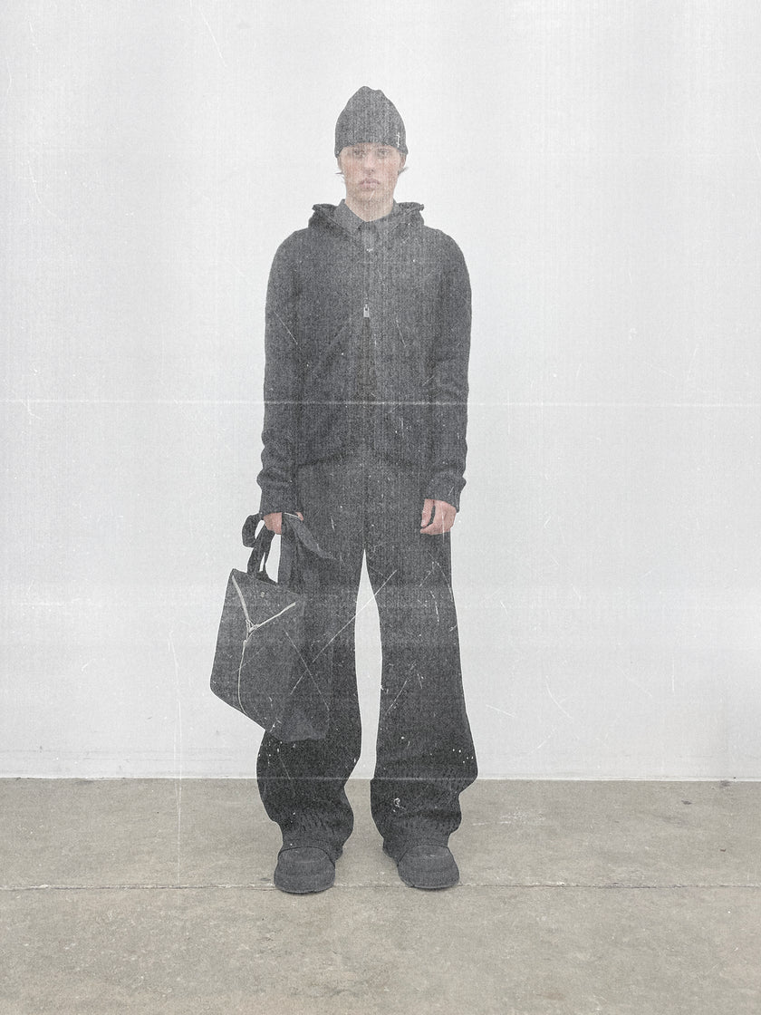 HE, product: TECTON TOTE BAG (Fig. 16)