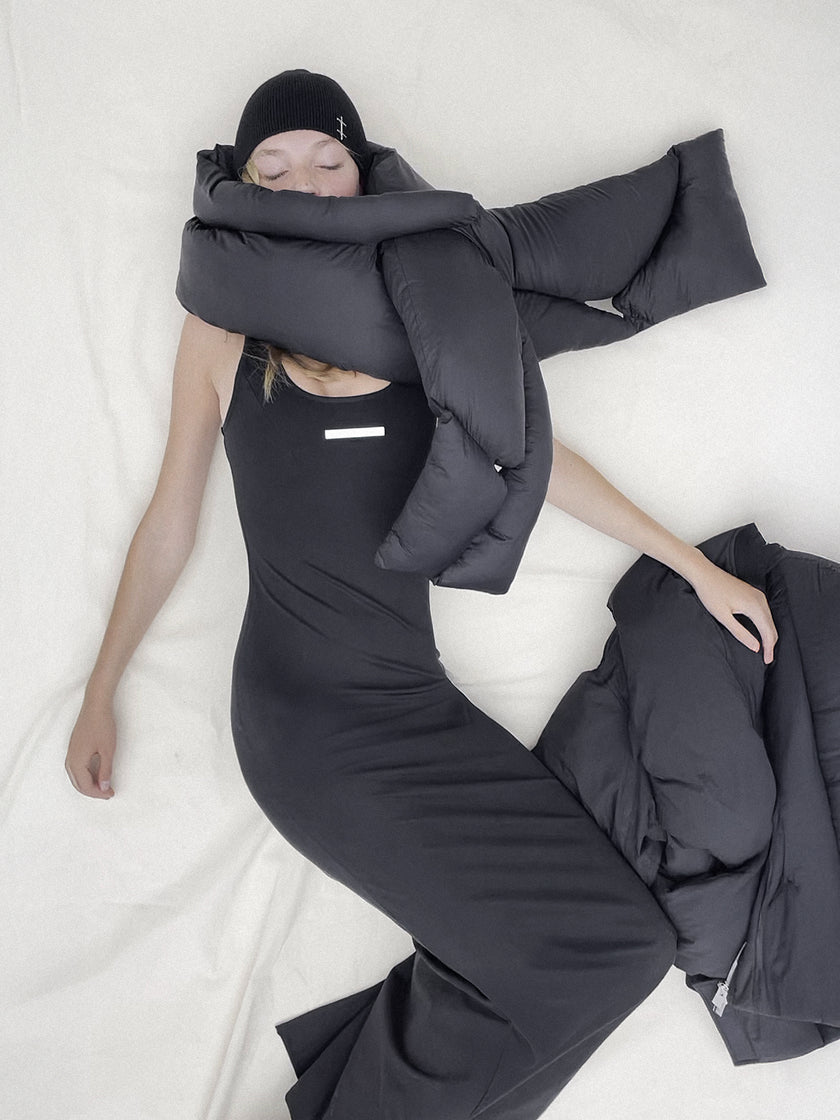 HE, product: ASTRAPE JERSEY DRESS (Fig. 15)