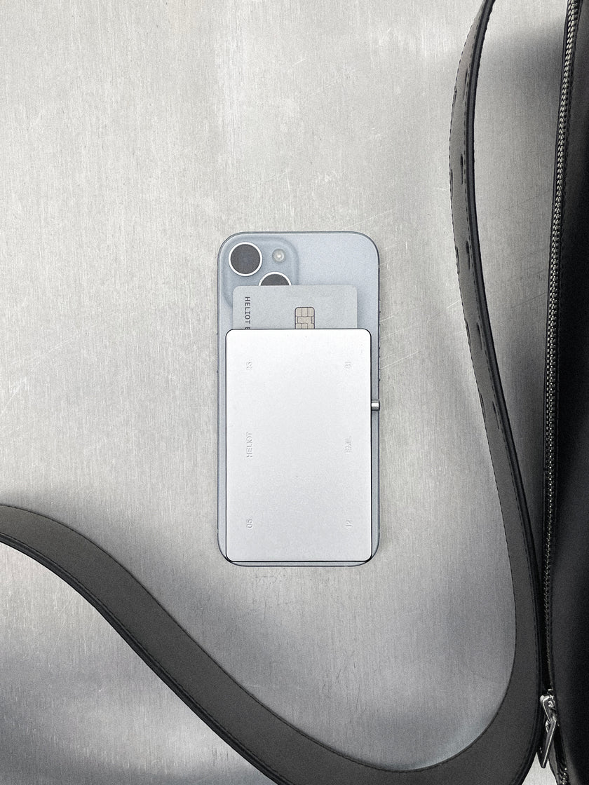 HE, product: CARDHOLDER IN ALUMINUM (Fig. 8)