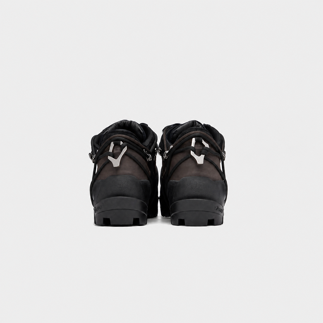 HE, product: LOW HIKING BOOTS (Fig. 8)