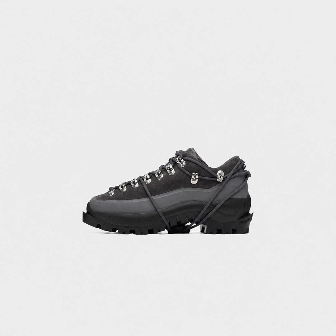 HE, product: LOW HIKING BOOTS (Fig. 7)