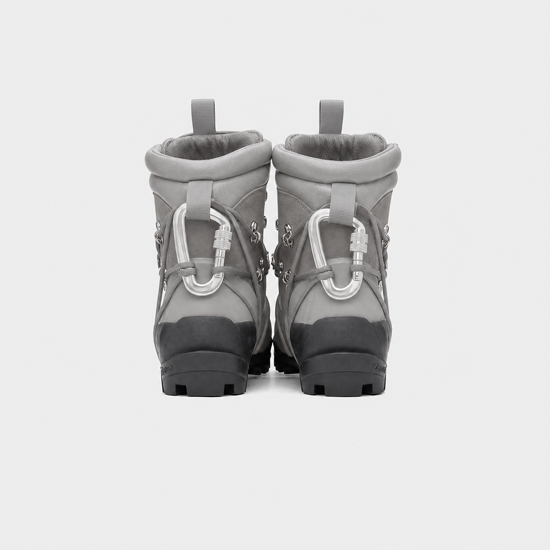 HE, product: HIKING BOOTS (Fig. 8)