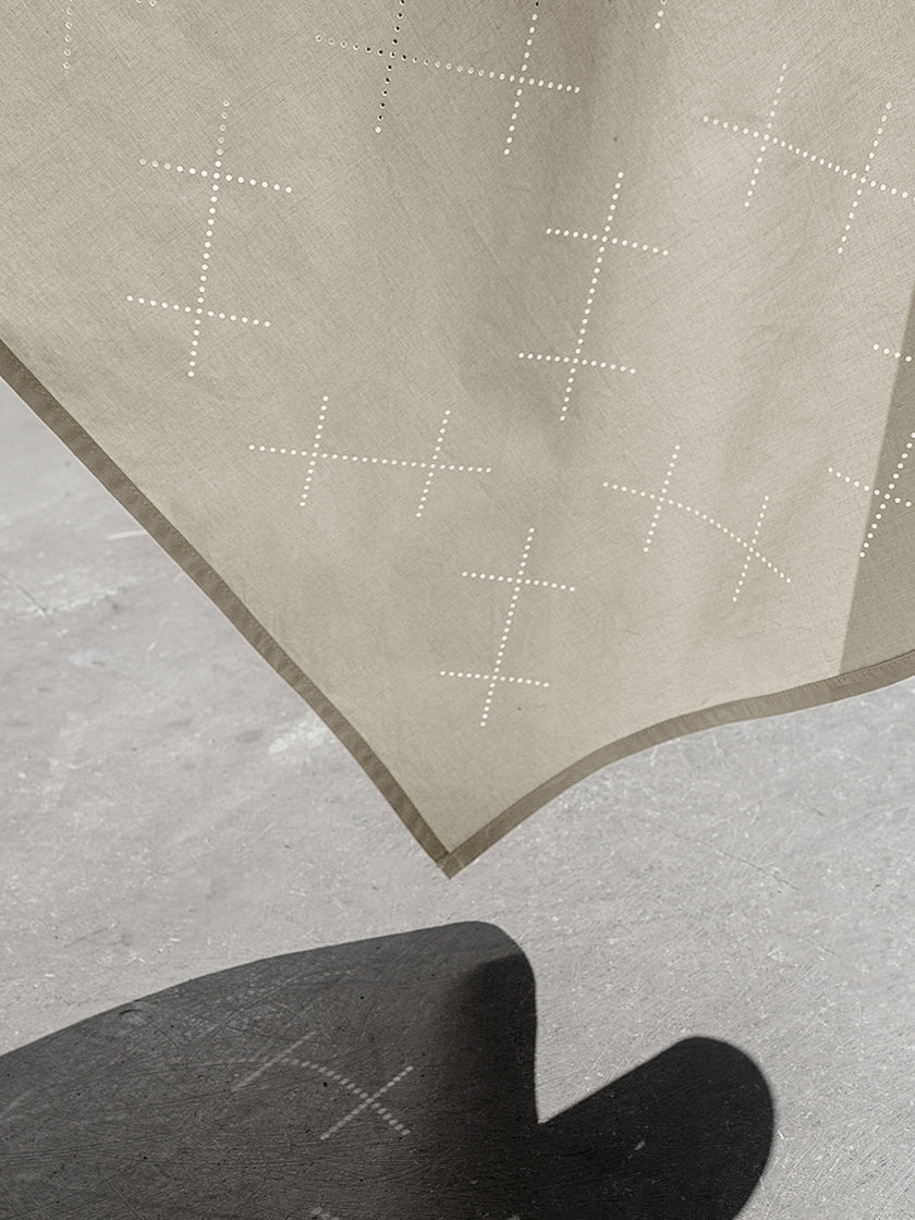 HE, product: FLAXEN BANDANA (Fig. 10)
