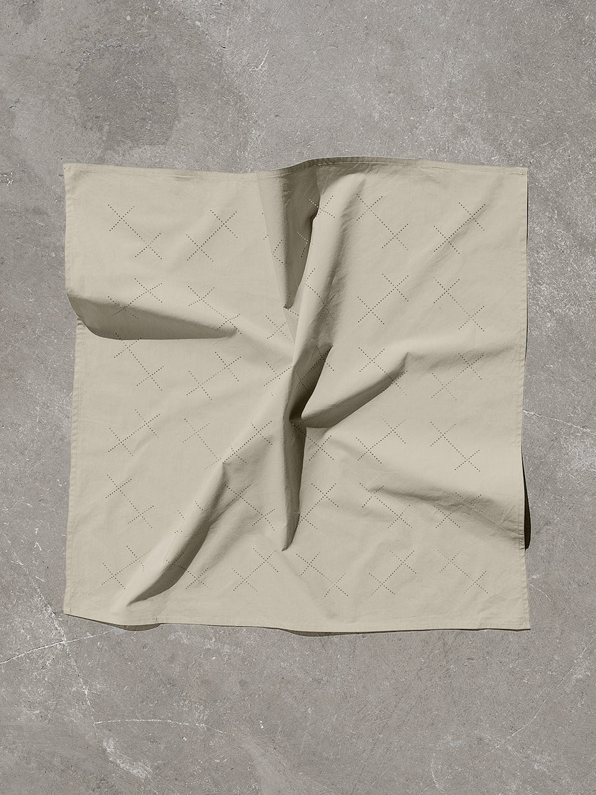 HE, product: FLAXEN BANDANA (Fig. 9)