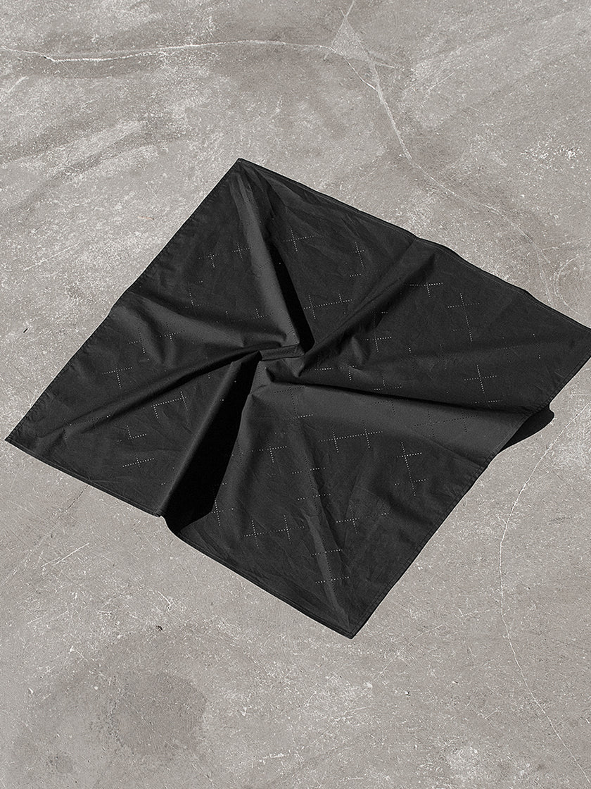 HE, product: FLAXEN BANDANA (Fig. 5)