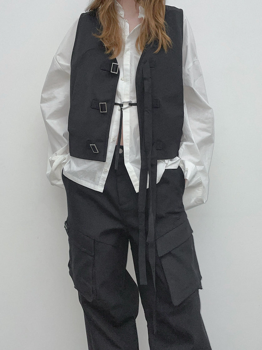 HE, product: GIRTH VEST (Fig. 10)