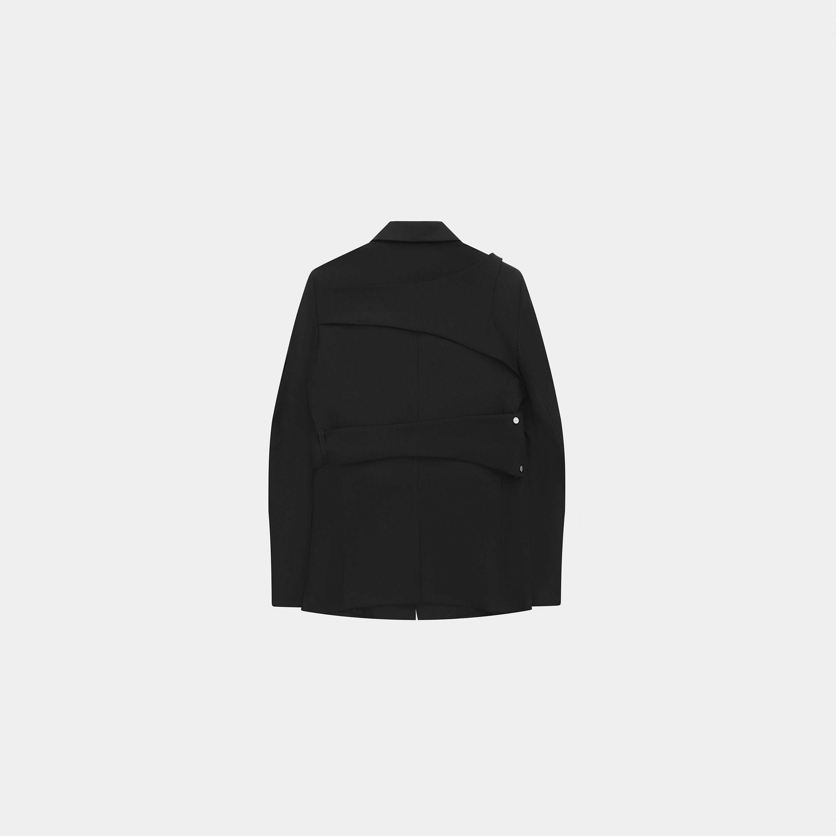 HE, product: INTEGRATED HARNESS BLAZER (Fig. 4)