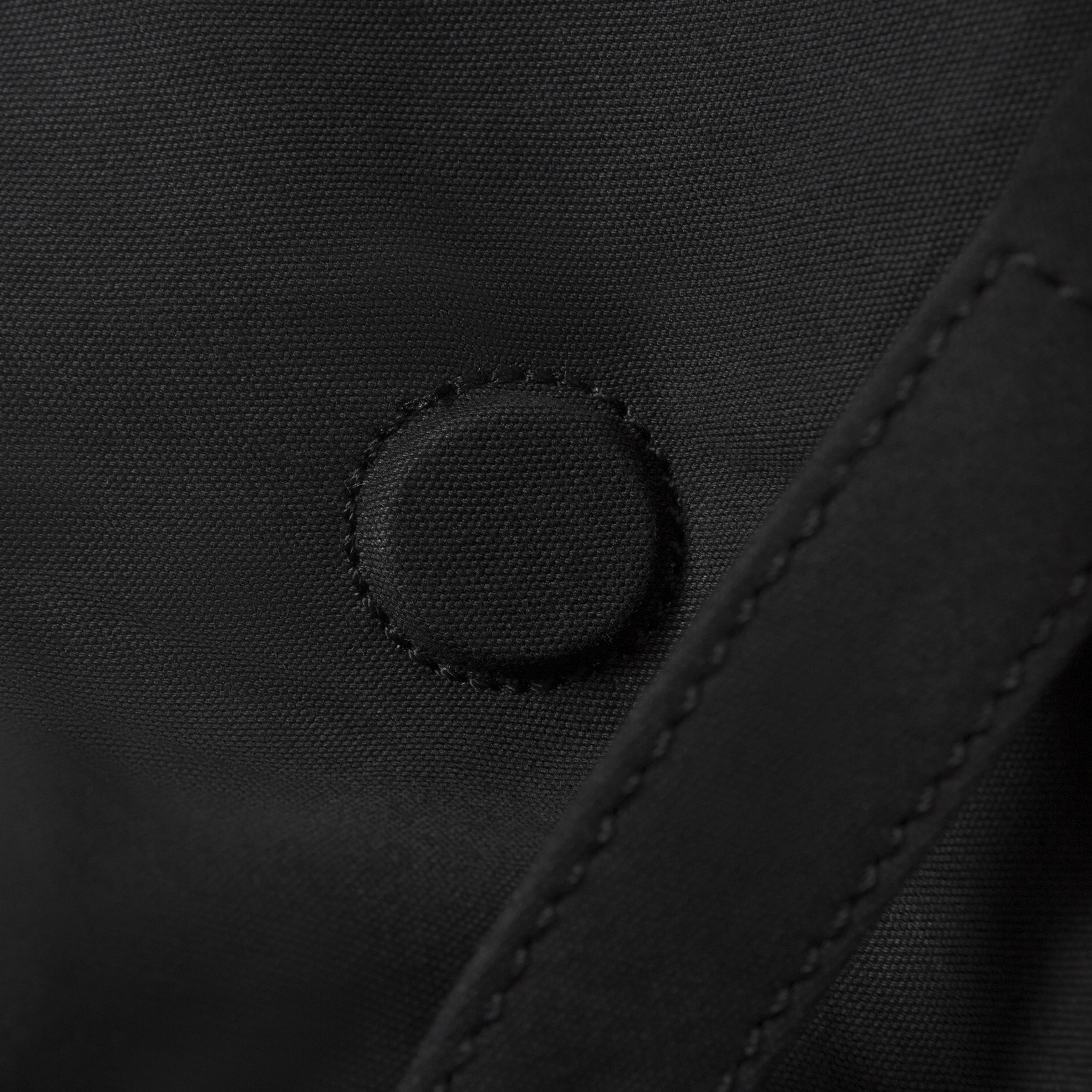 HE, product: SHAGYA BAG (Fig. 7)