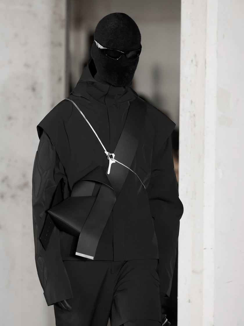 HE, product: ARISE BALACLAVA (Fig. 15)