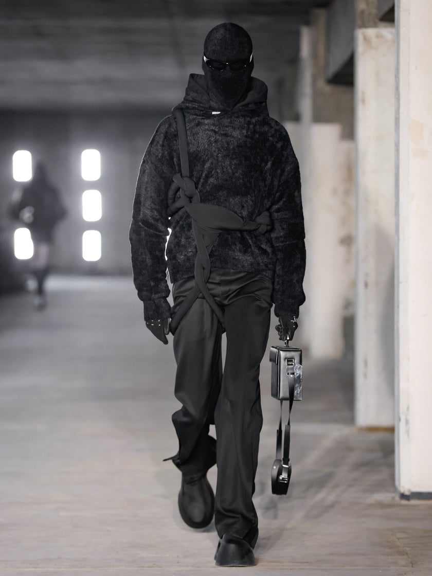 HE, product: ARISE BALACLAVA (Fig. 14)