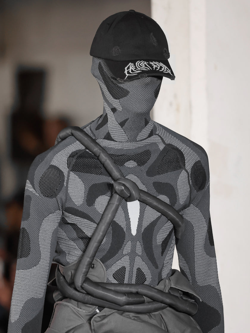 HE, product: DISTORTED CAP (Fig. 7)