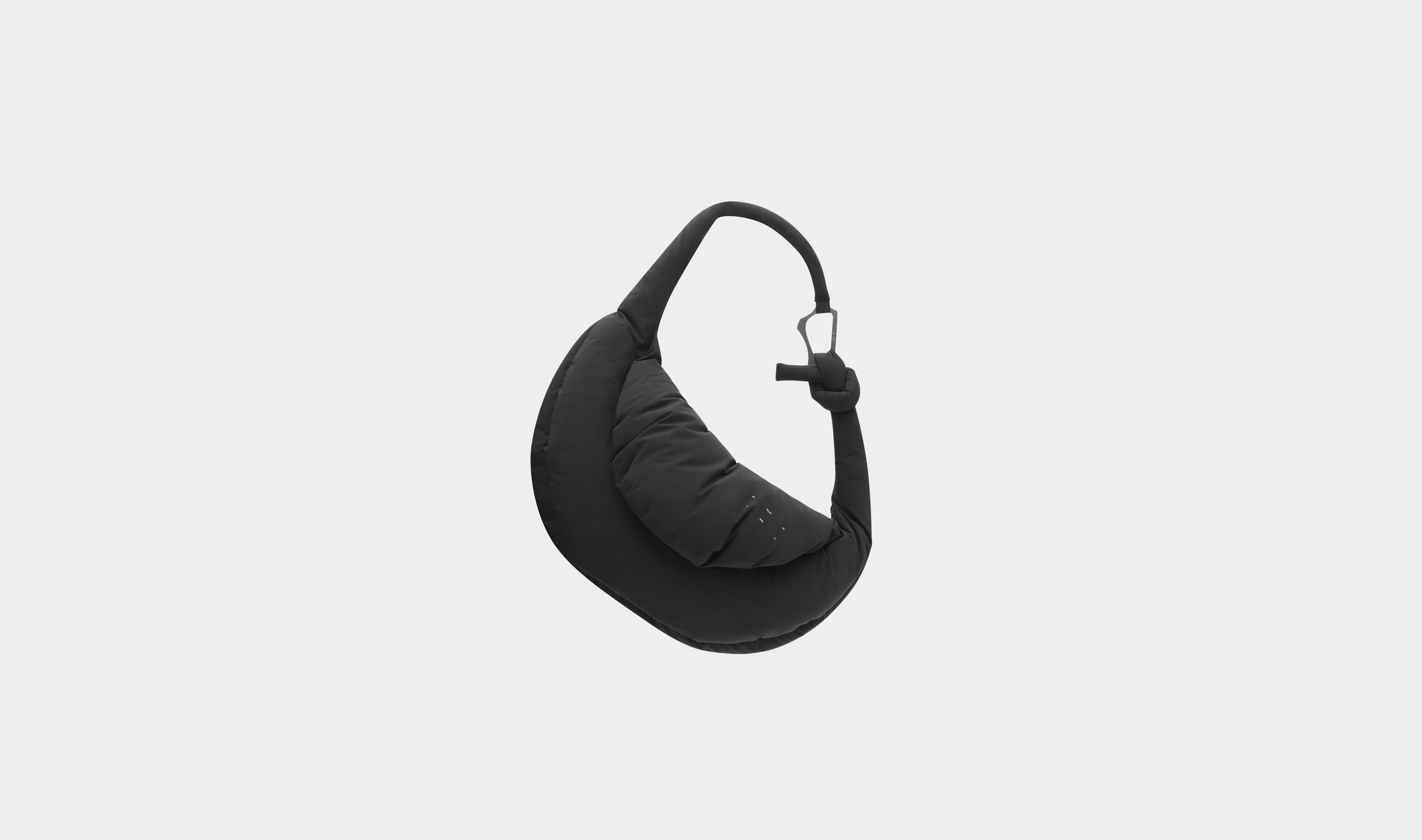 HE, product: ATTACHE TOTE (Fig. 15)
