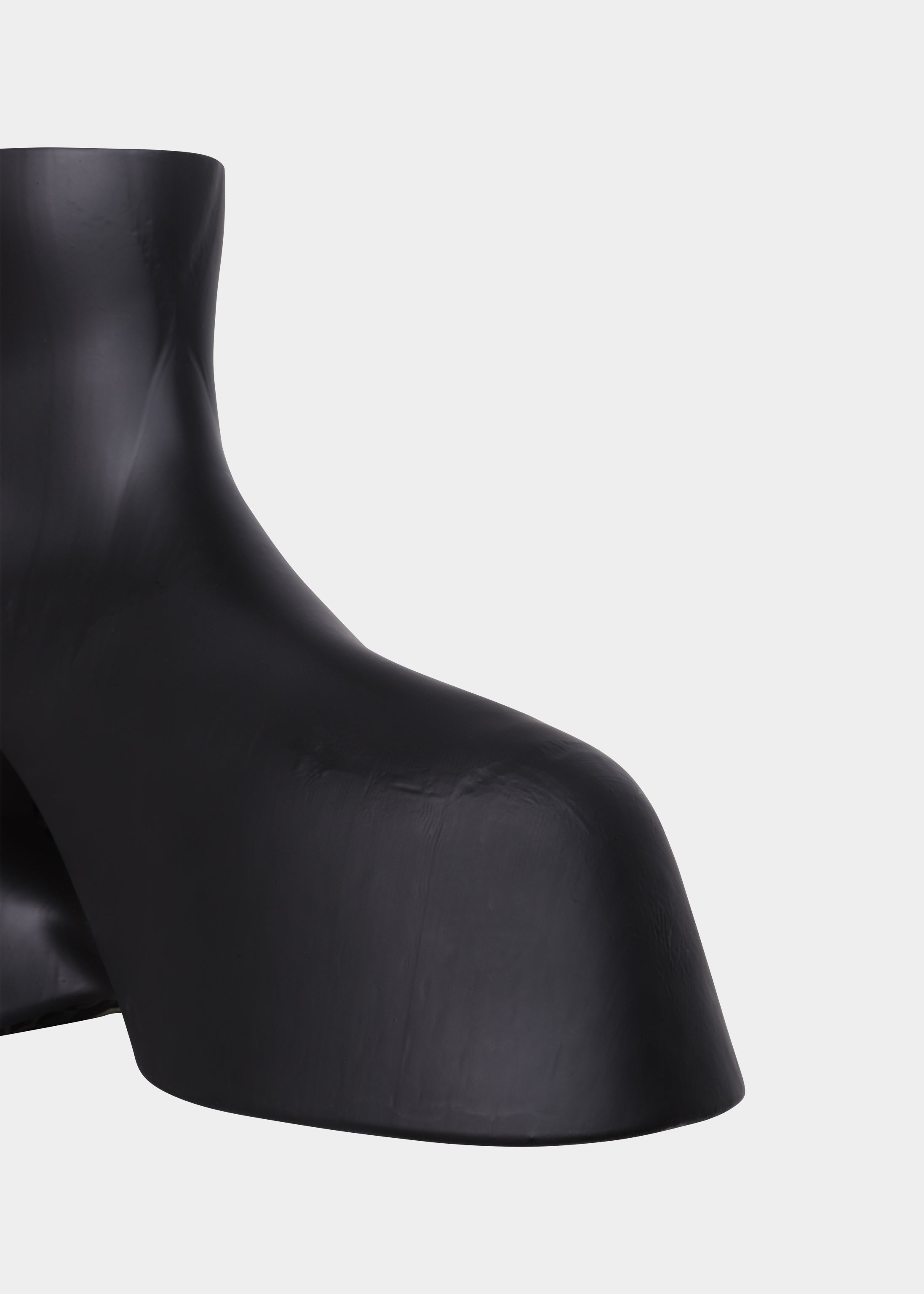 HE, product: SCRY BOOT (Fig. 10)