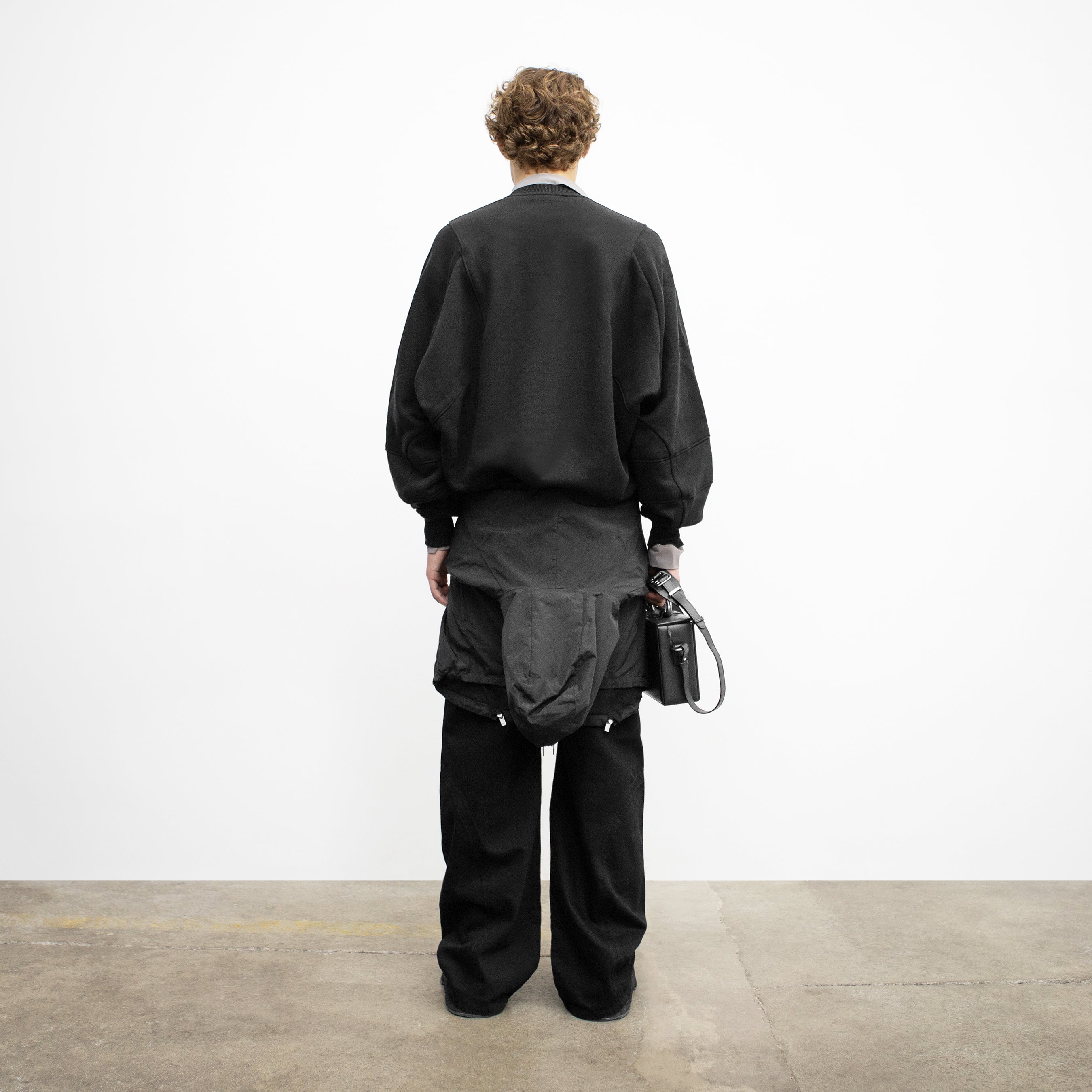 HE, product: PLICATE CREWNECK (Fig. 3)