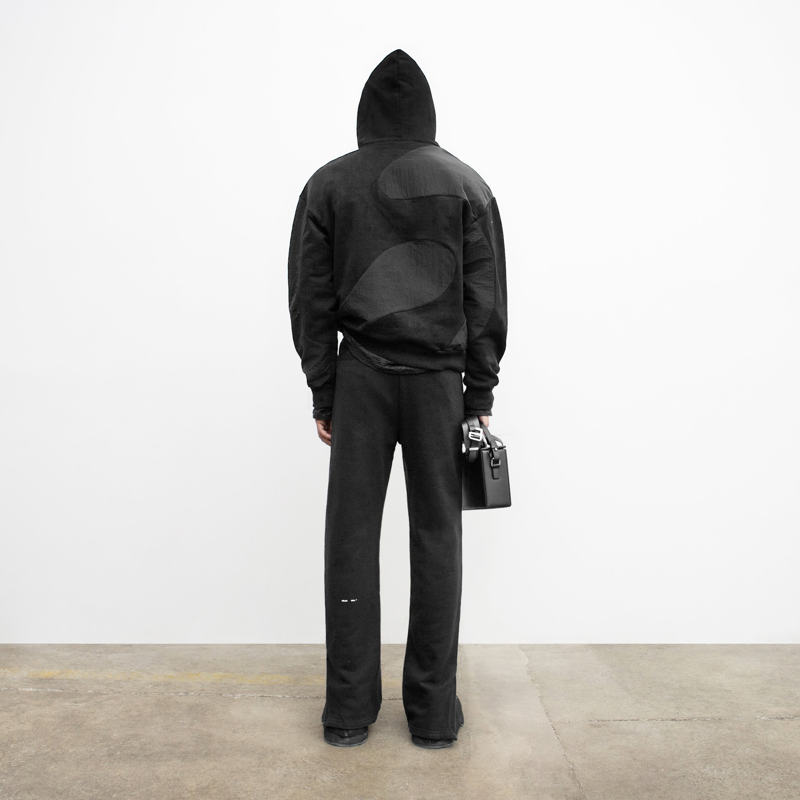 HE, product: MEPHITIS TECHNICAL HOODIE (Fig. 3)