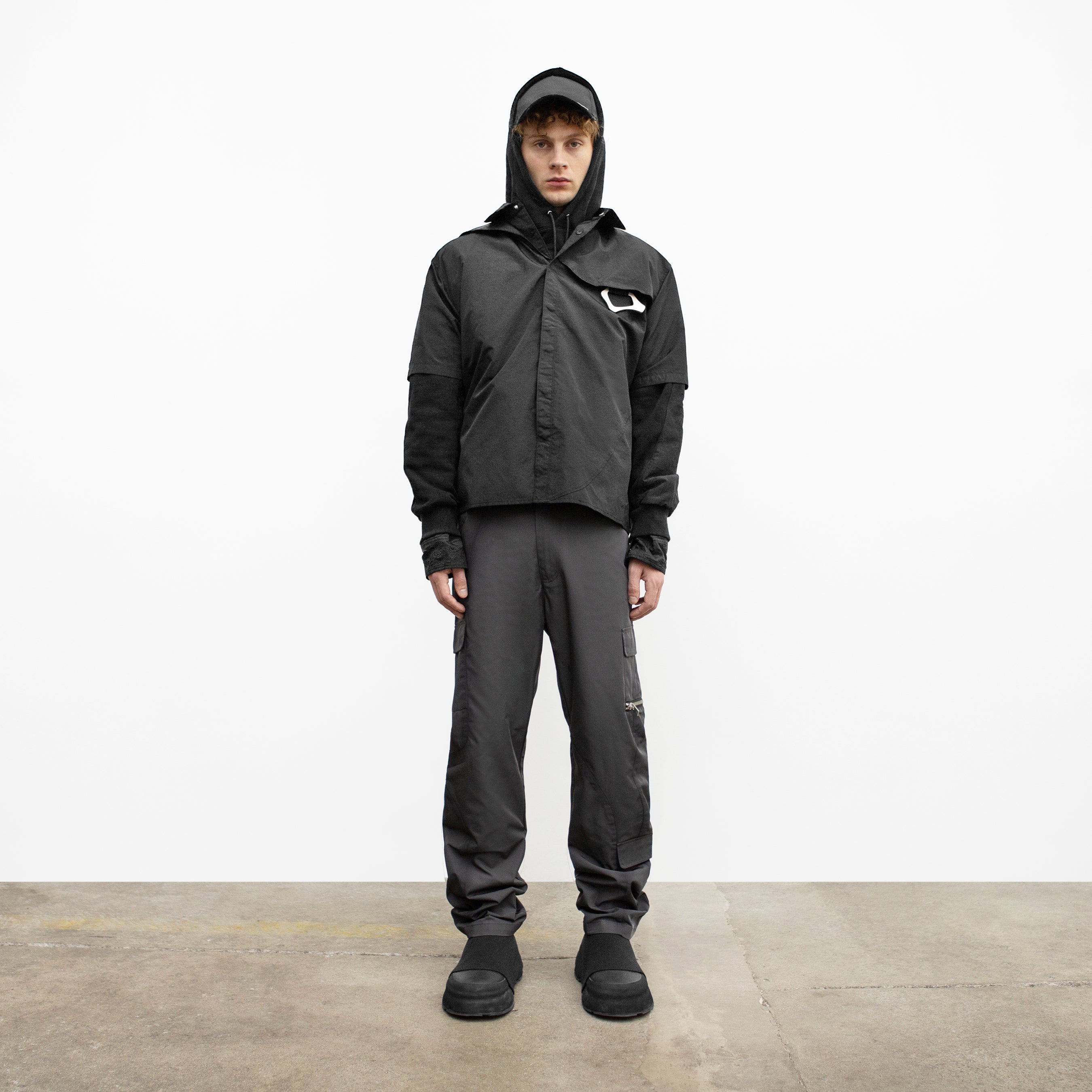 HE, product: CLANDESTINE CARGO TROUSERS (Fig. 2)