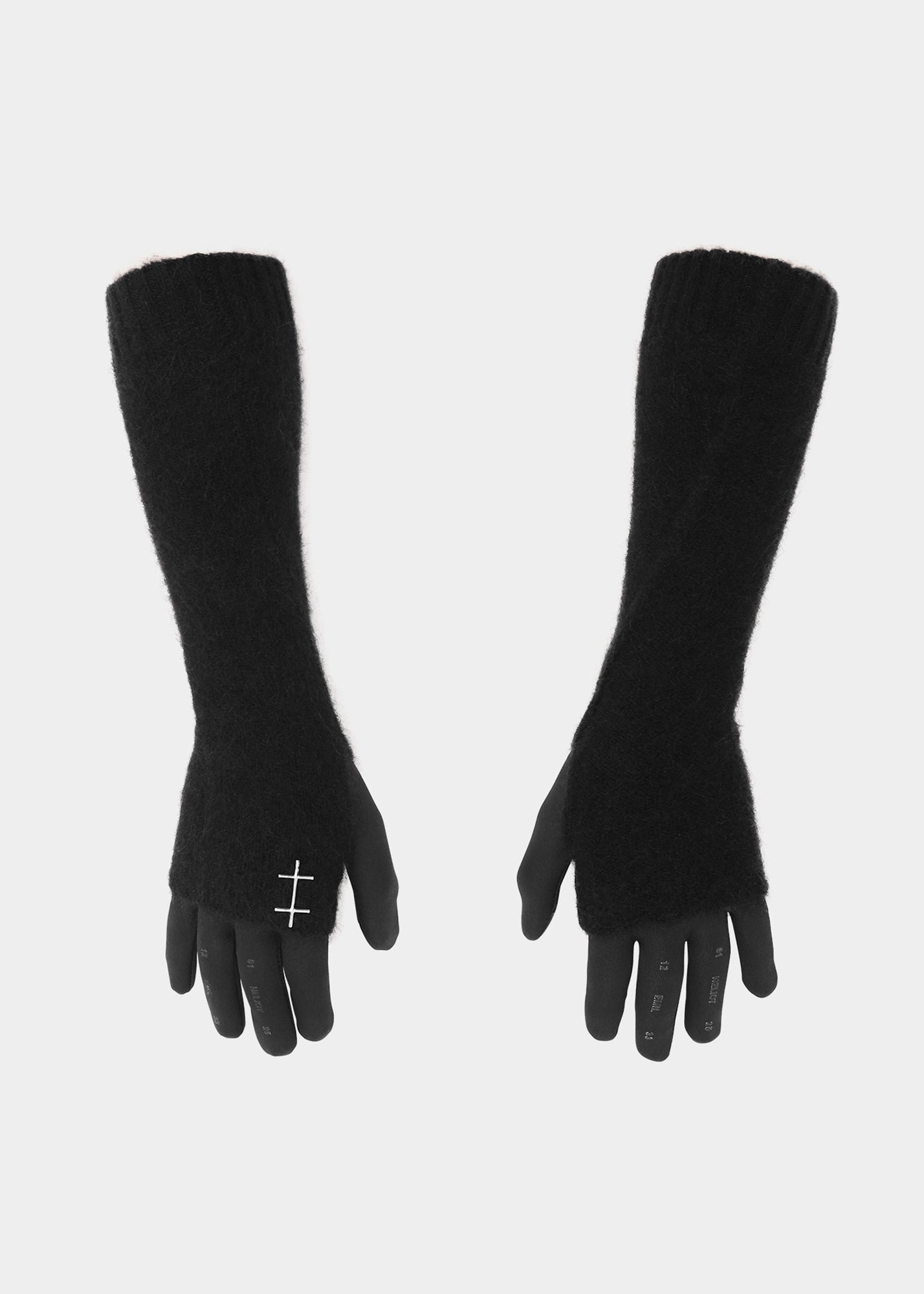 HE, product: BLUR SLEEVES (Fig. 8)