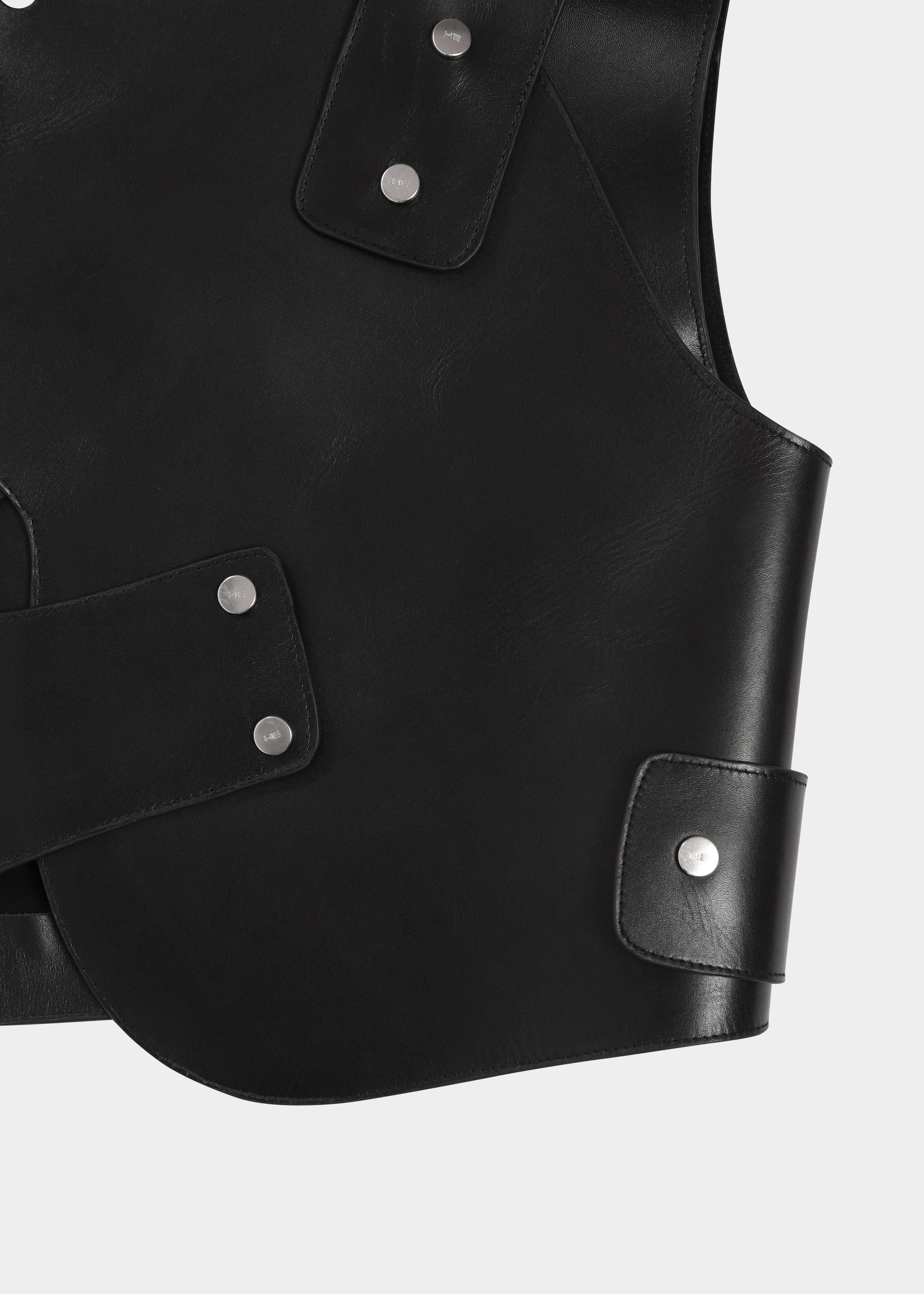 HE, product: ATMOSPHERIC LEATHER VEST (Fig. 8)