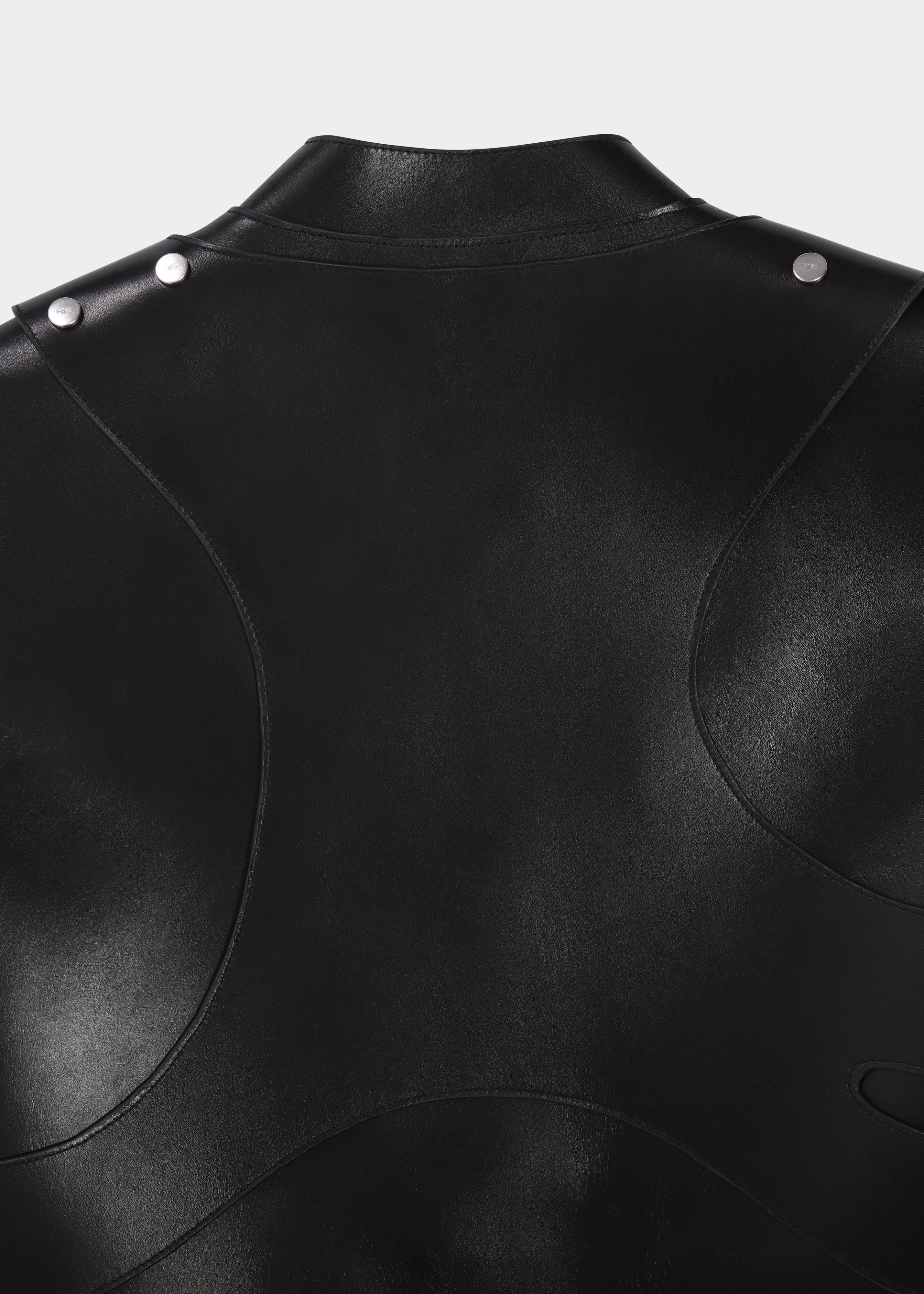 HE, product: ATMOSPHERIC LEATHER VEST (Fig. 7)