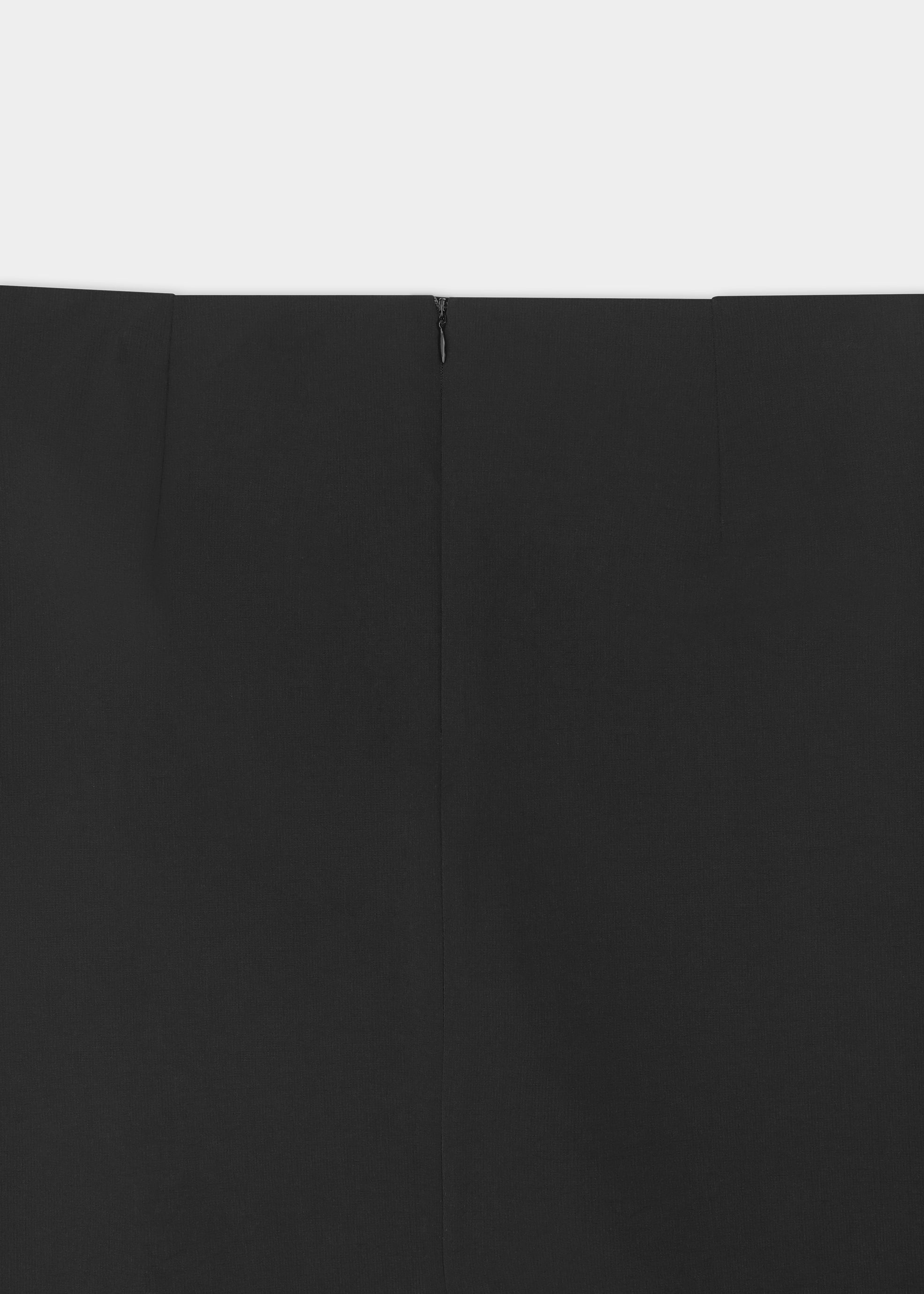 HE, product: HAEMATITE SKIRT (Fig. 5)