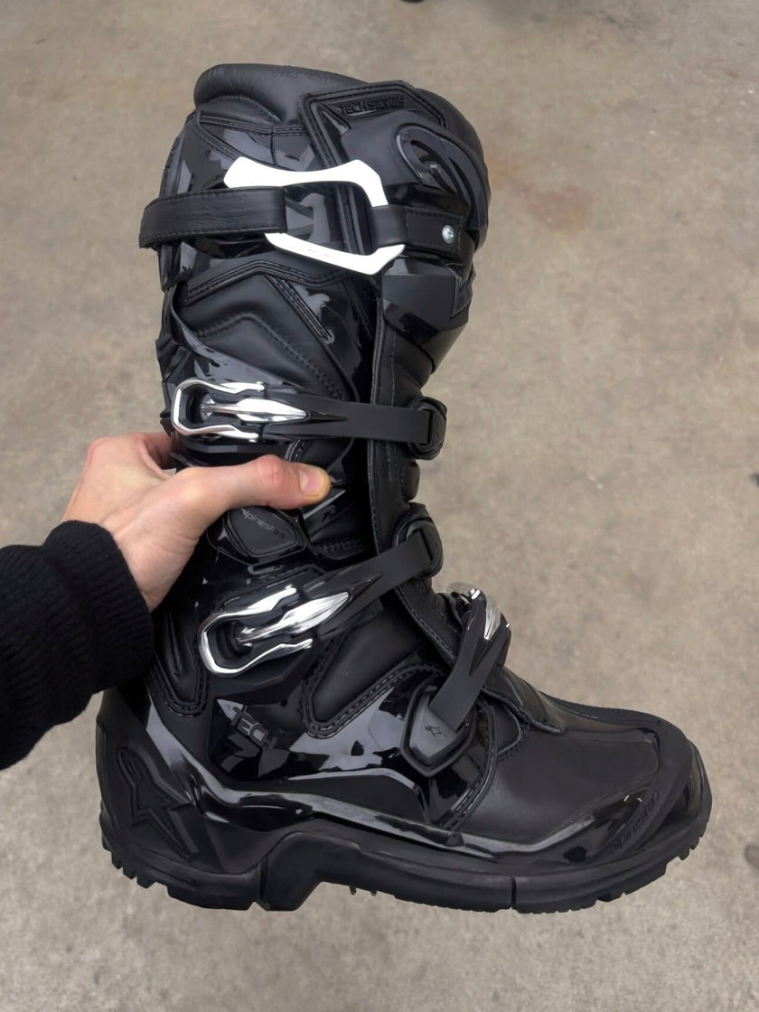 HE, product: IGNITE BOOTS (Fig. 14)
