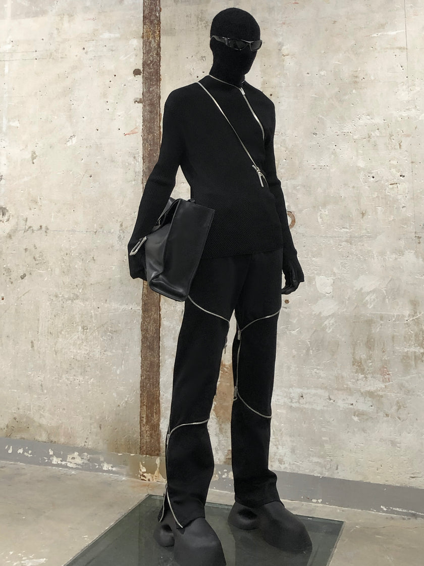 HE, product: TIED ZIP KNIT (Fig. 19)