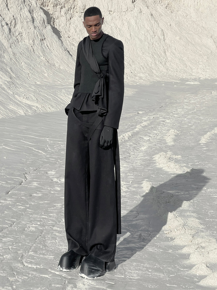 HE, product: AEGIS TAILORED TROUSERS (Fig. 12)