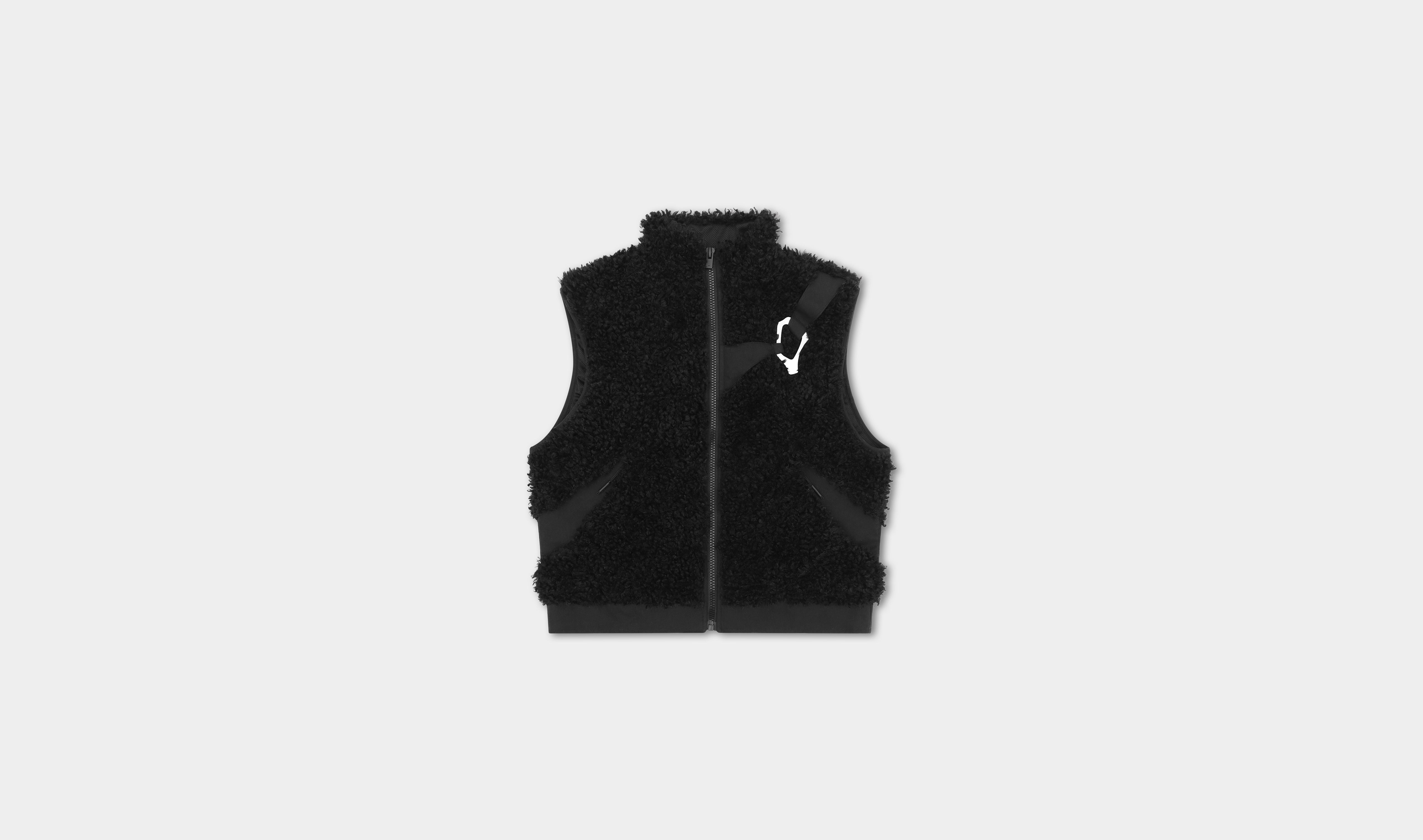 HE, product: CHIAROSCURO VEST (Fig. 1)