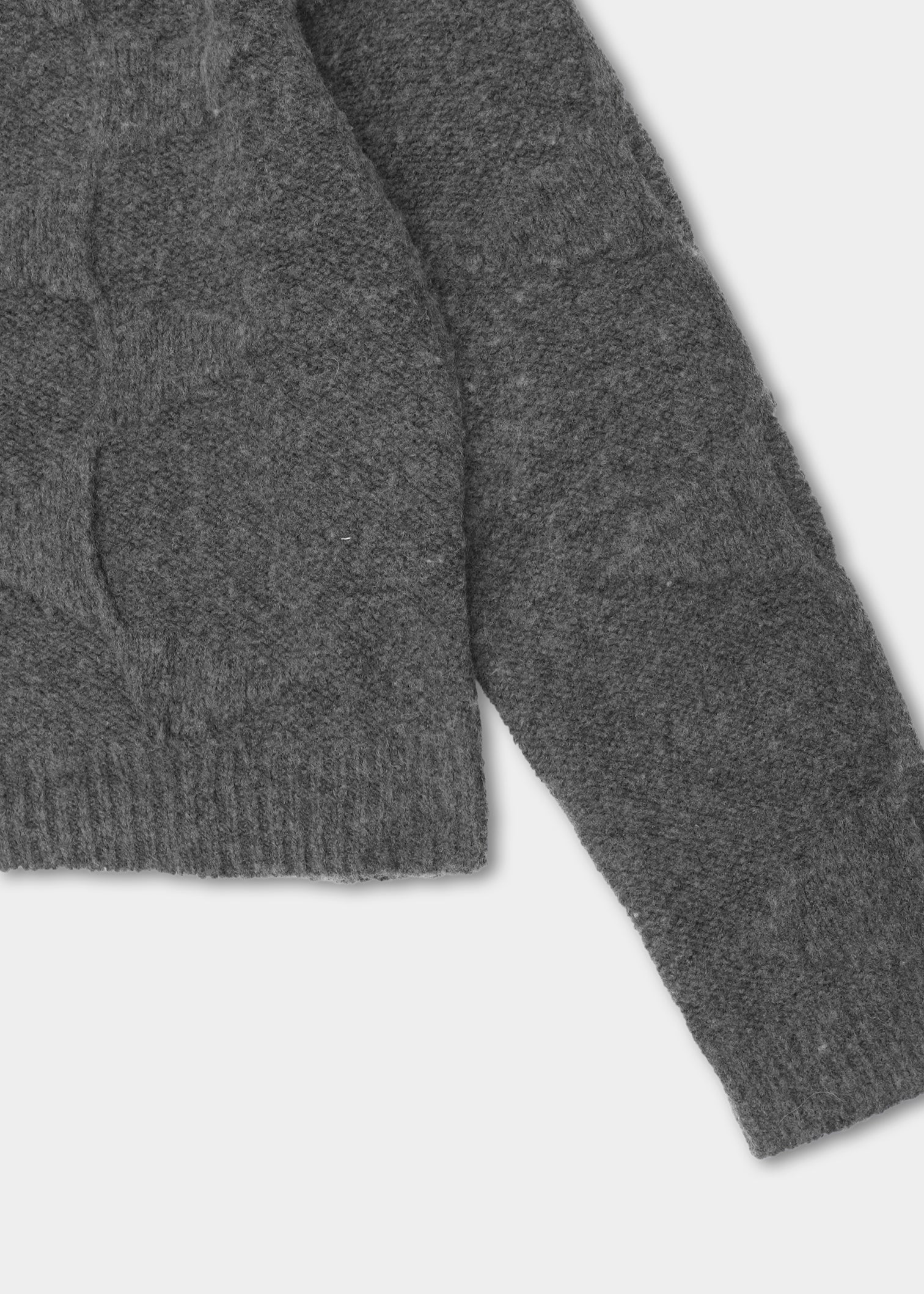 HE, product: CROPPED SPIRAL KNIT (Fig. 4)