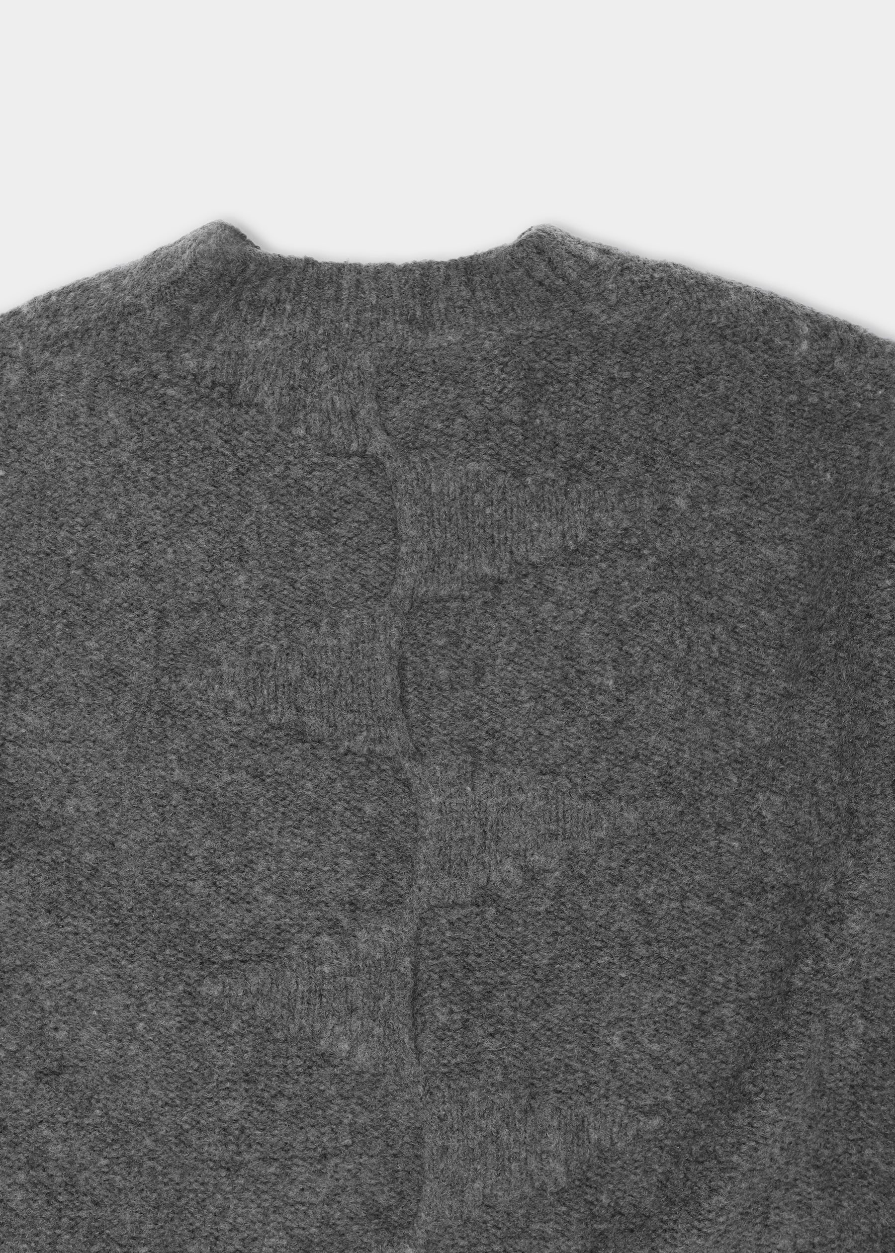 HE, product: CROPPED SPIRAL KNIT (Fig. 3)
