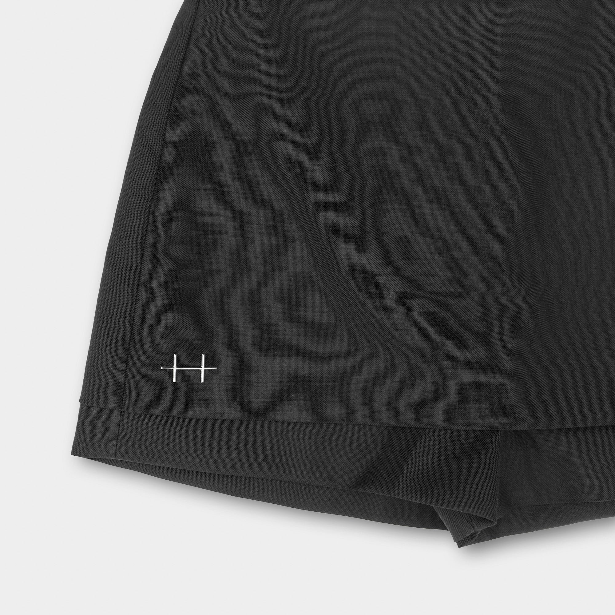 HE, product: ISOSTASY SKORTS (Fig. 15)