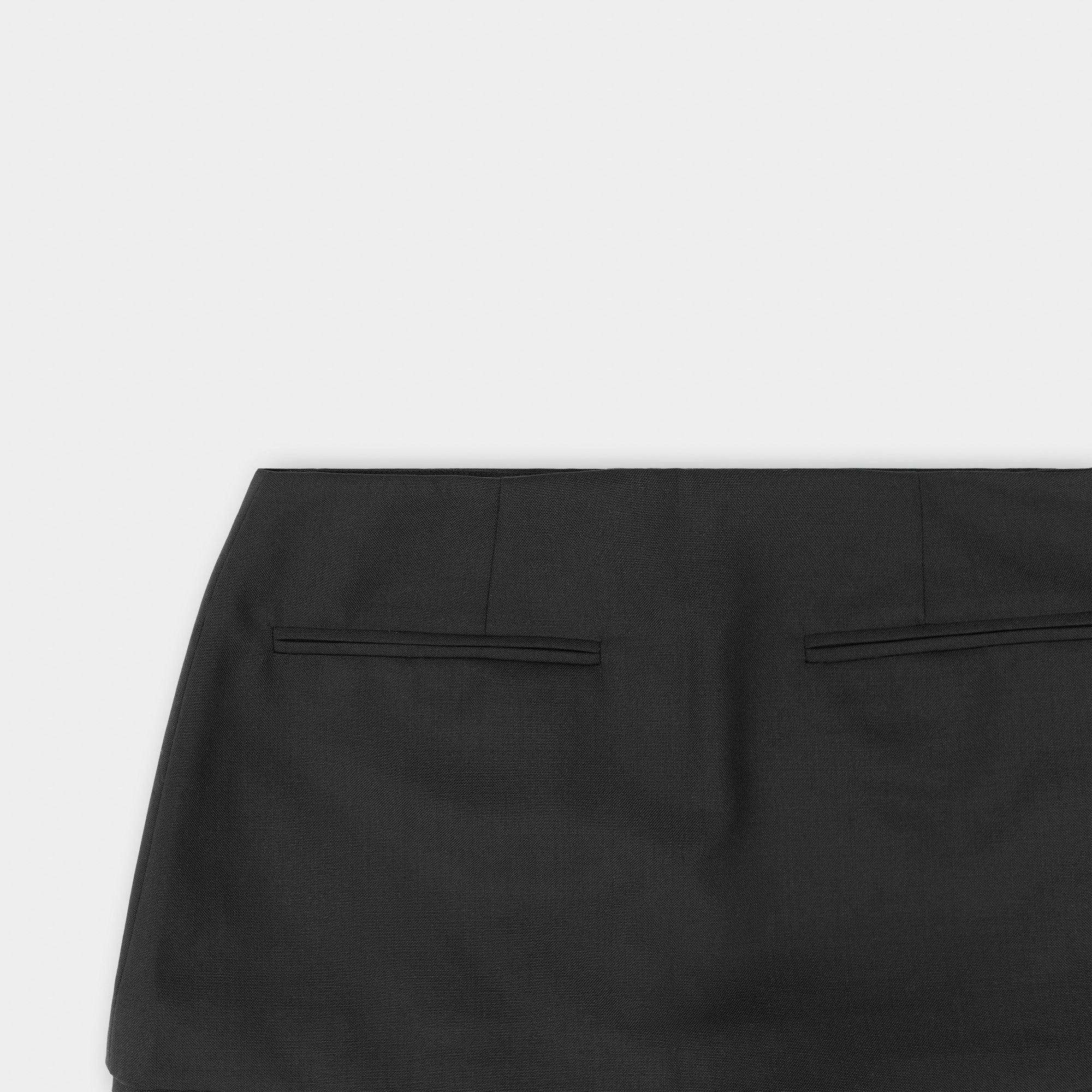 HE, product: ISOSTASY SKORTS (Fig. 16)