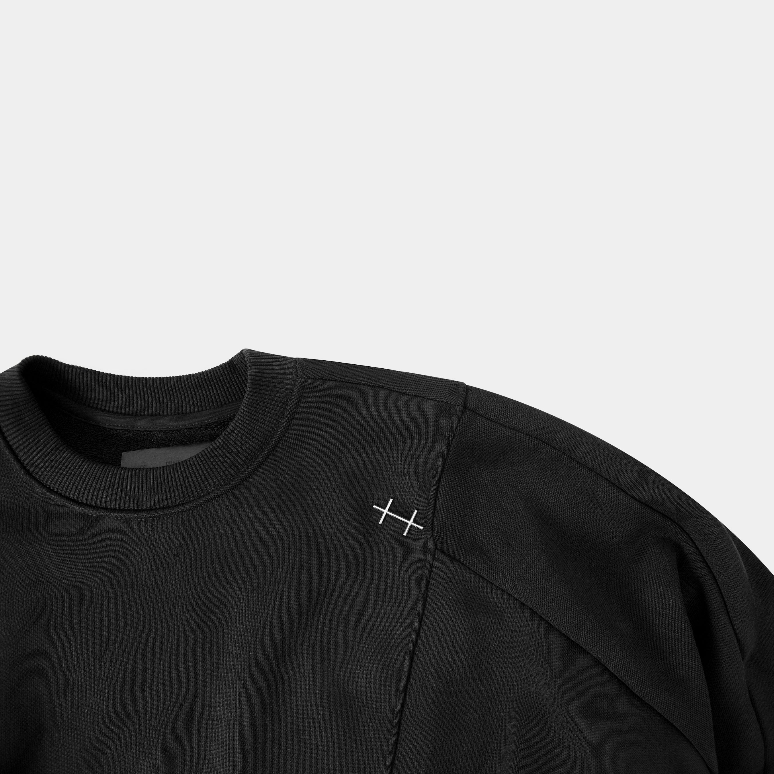 HE, product: PLICATE CREWNECK (Fig. 5)