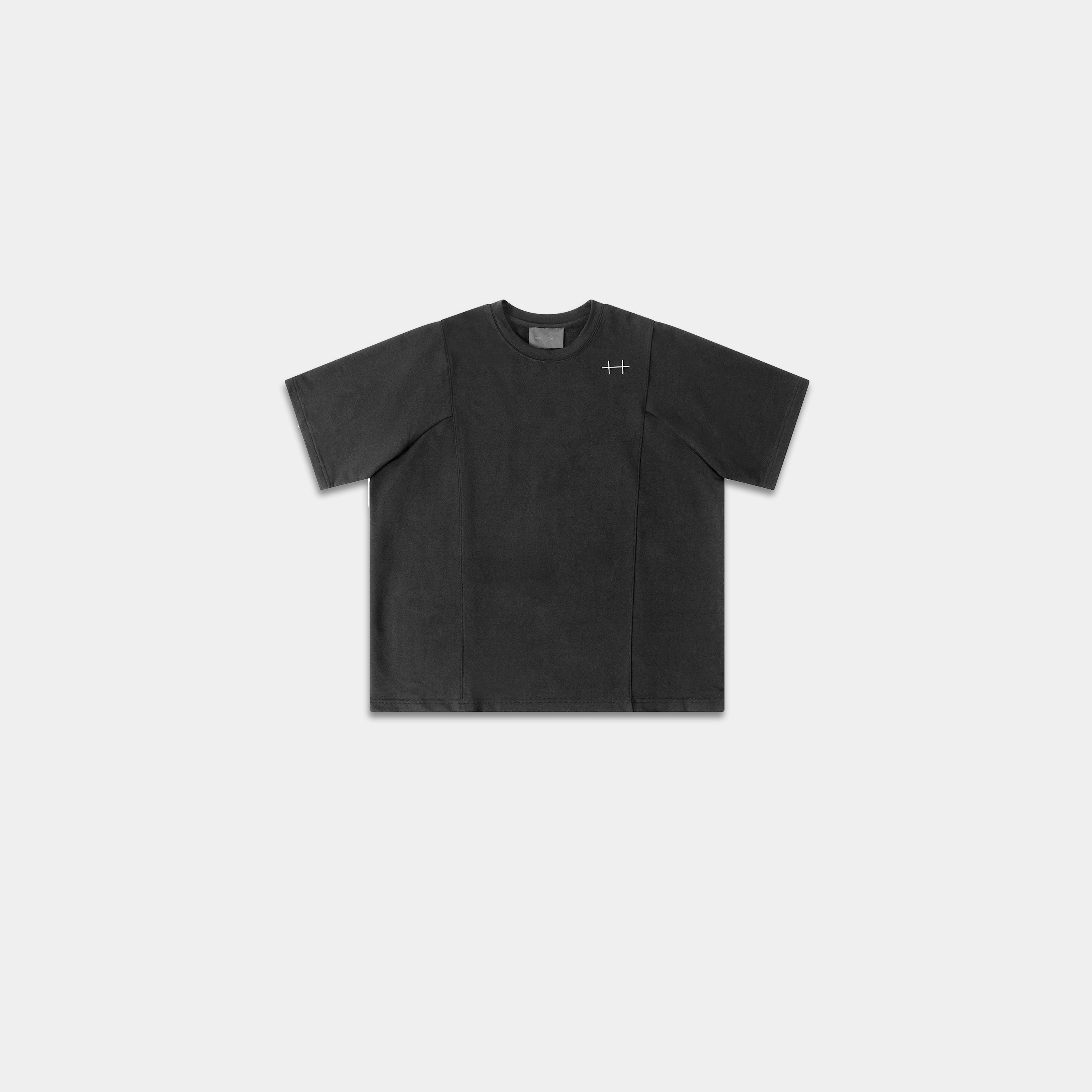 HE, product: PLICATE T-SHIRT (Fig. 1)
