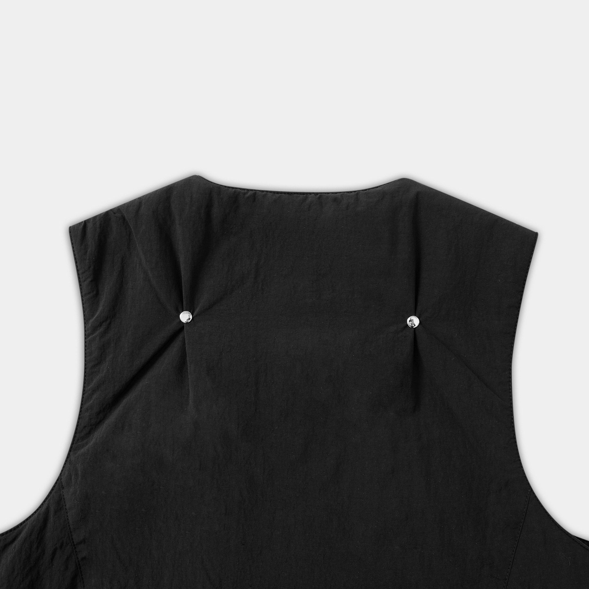 HE, product: VOX VEST (Fig. 9)