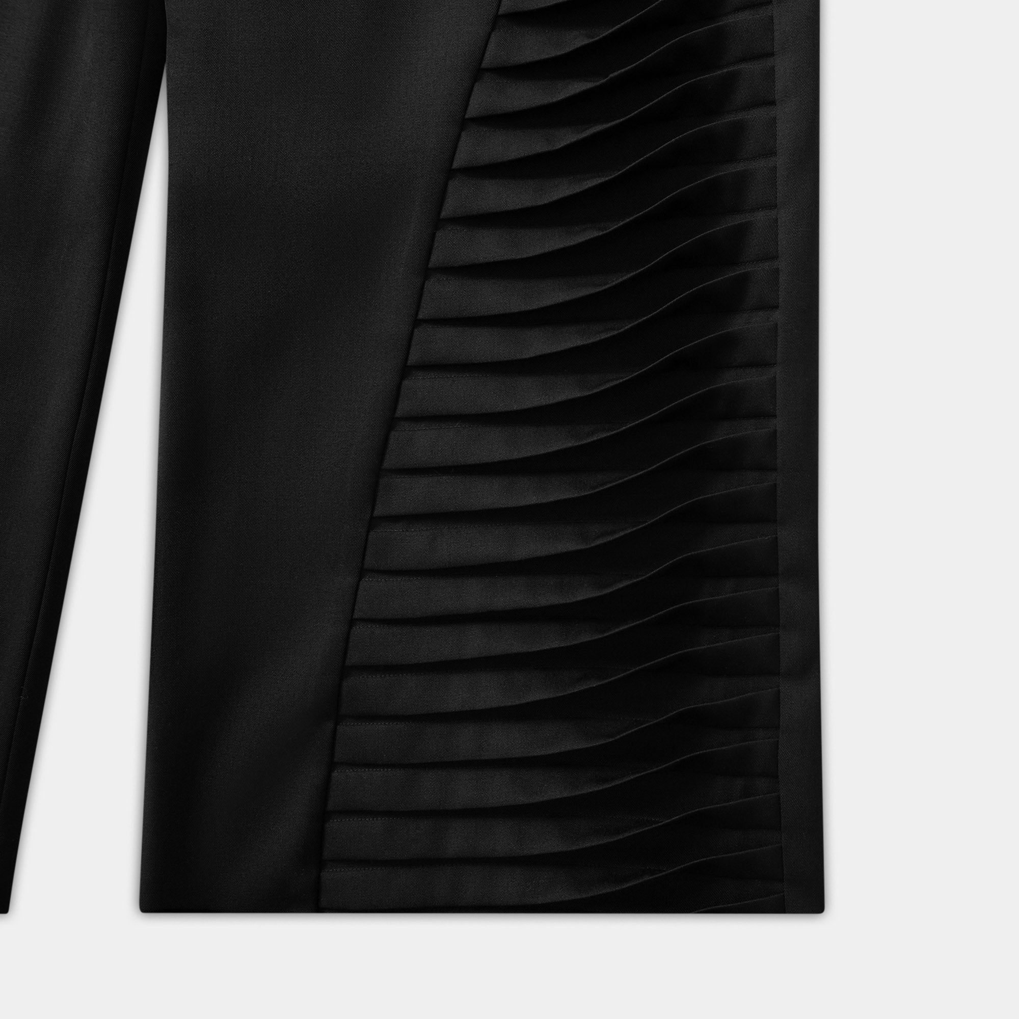 HE, product: VIBRAXIS TAILORING TROUSERS (Fig. 8)