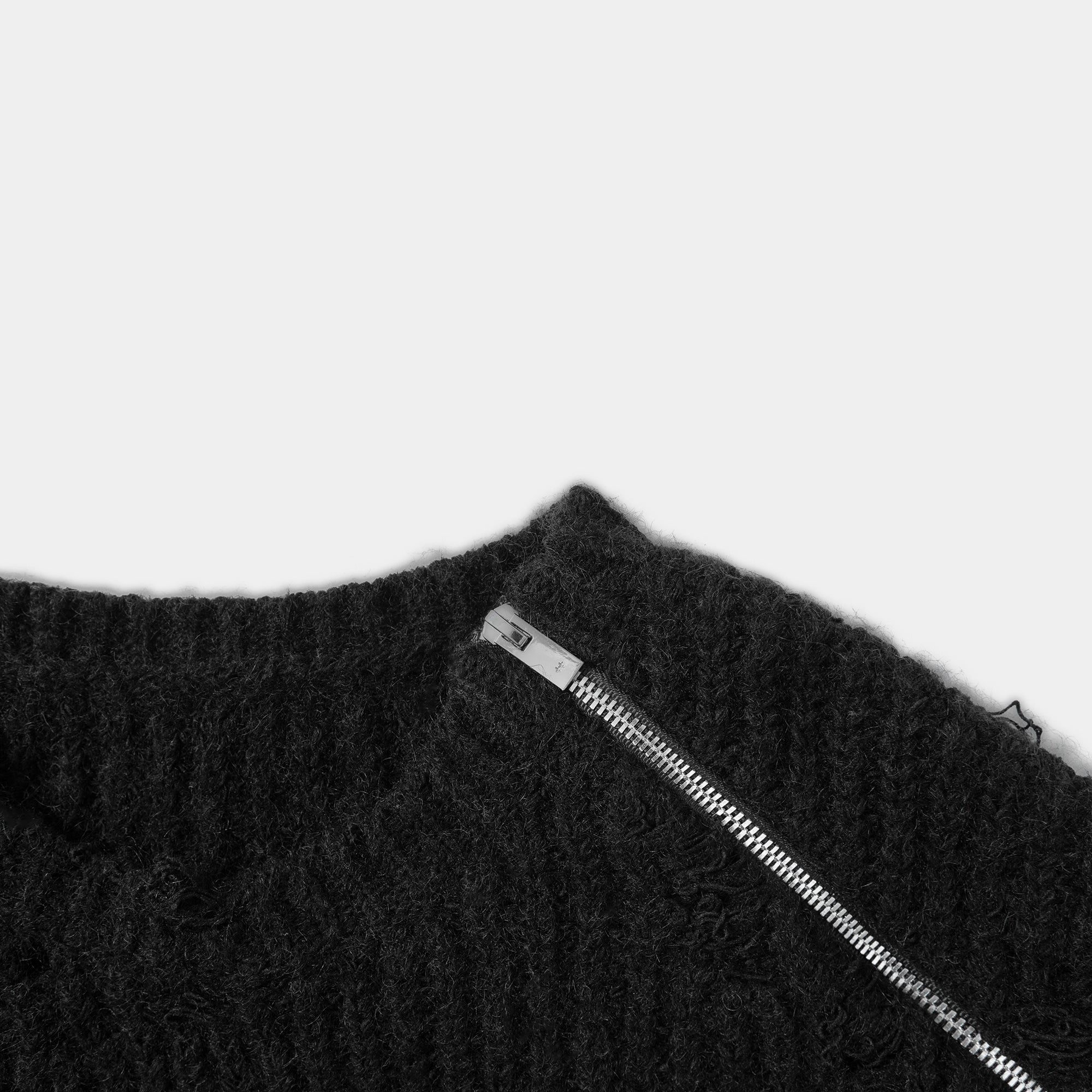 HE, product: INTERFERENCE KNIT (Fig. 2)
