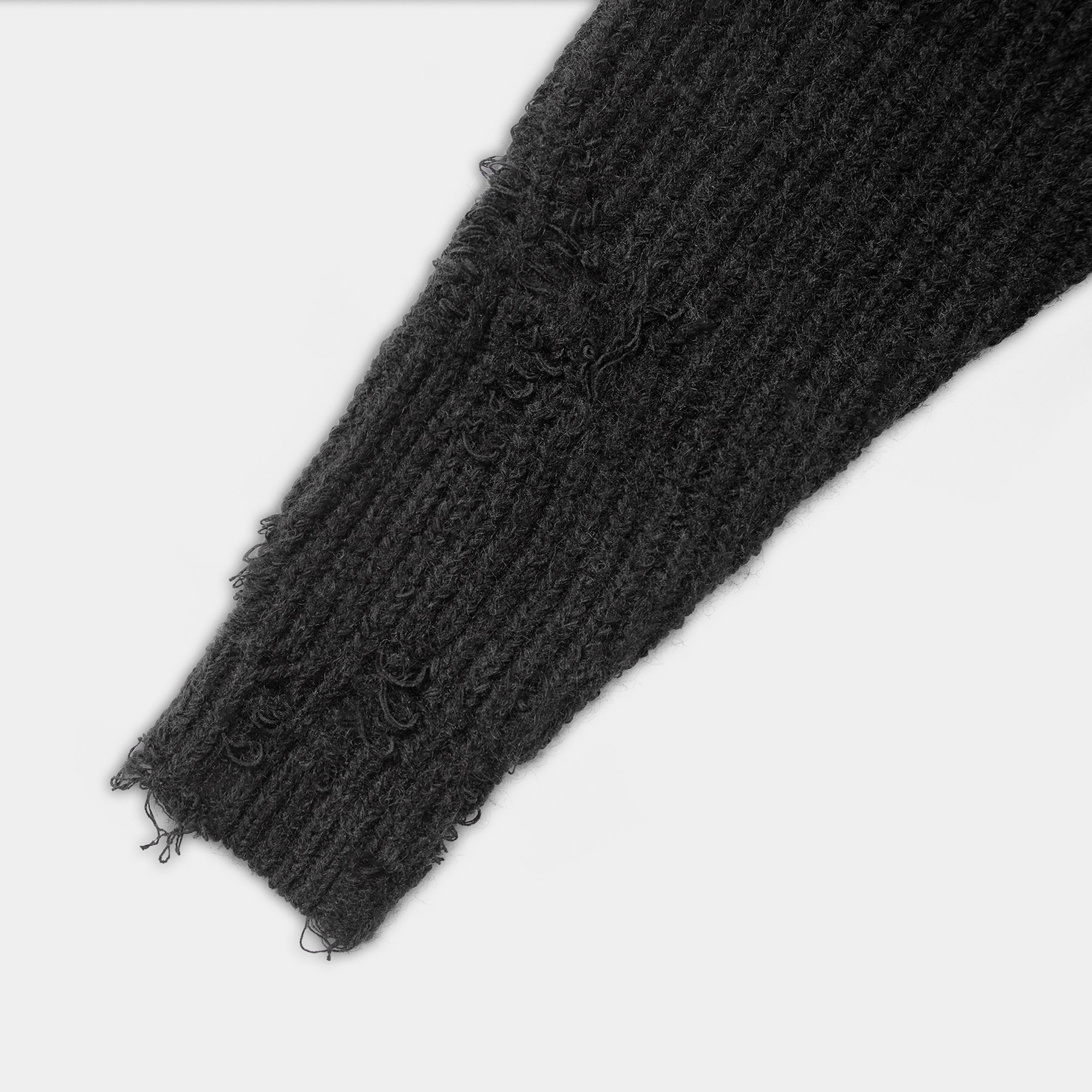 HE, product: INTERFERENCE KNIT (Fig. 3)