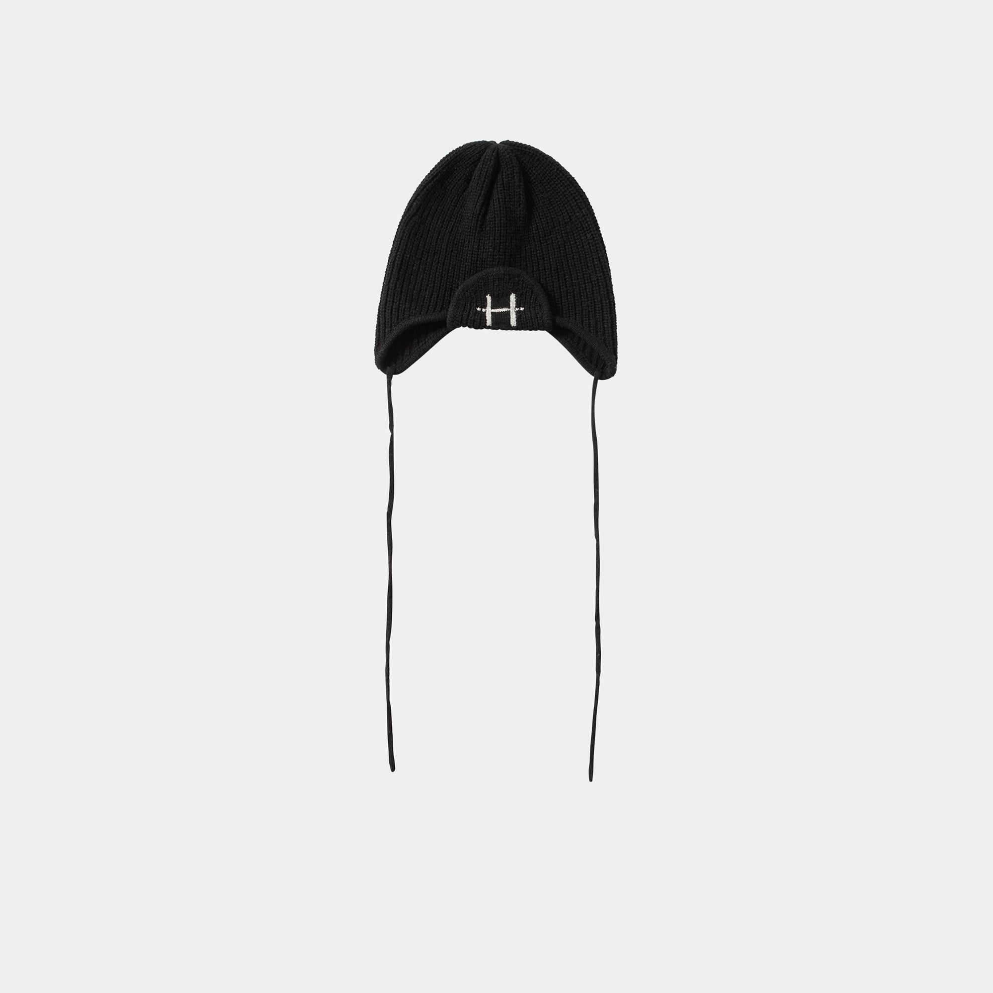HE, product: DALES BEANIE (Fig. 1)