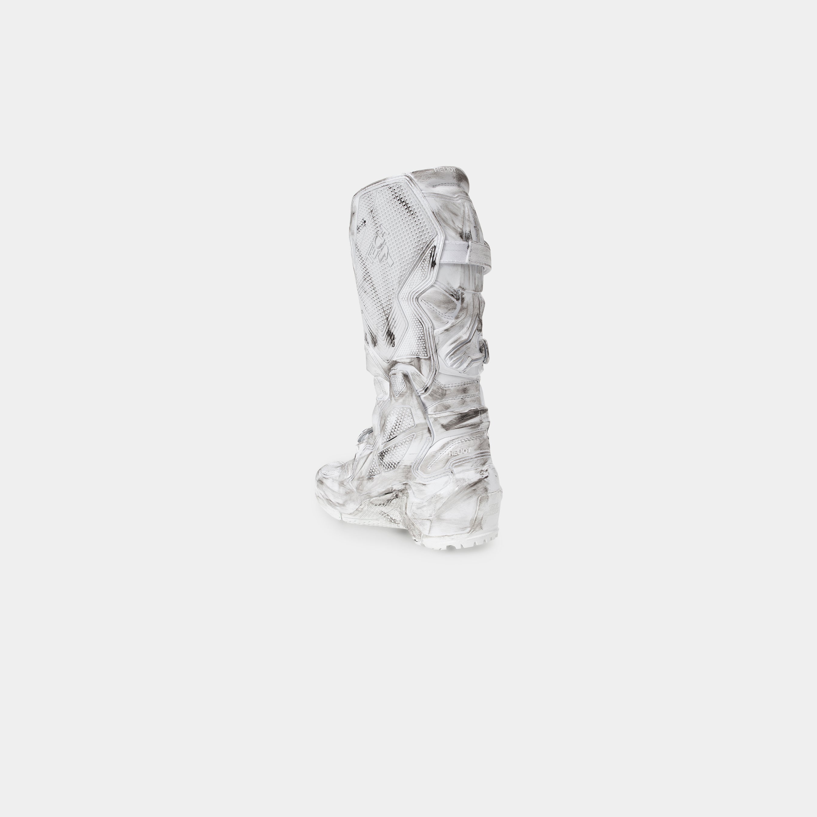 HE, product: IGNITE BOOTS (Fig. 8)